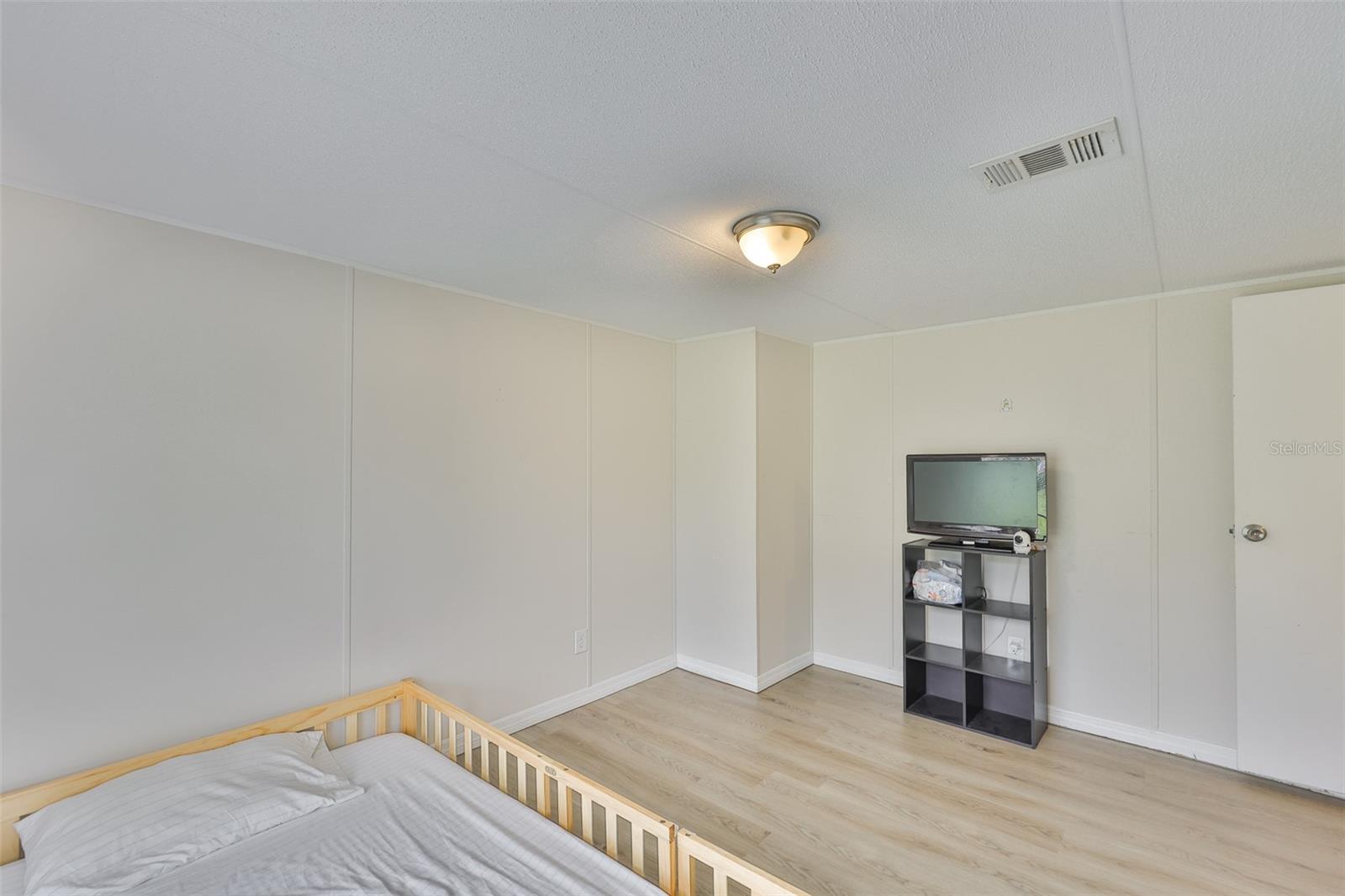 6105 NARON LANE