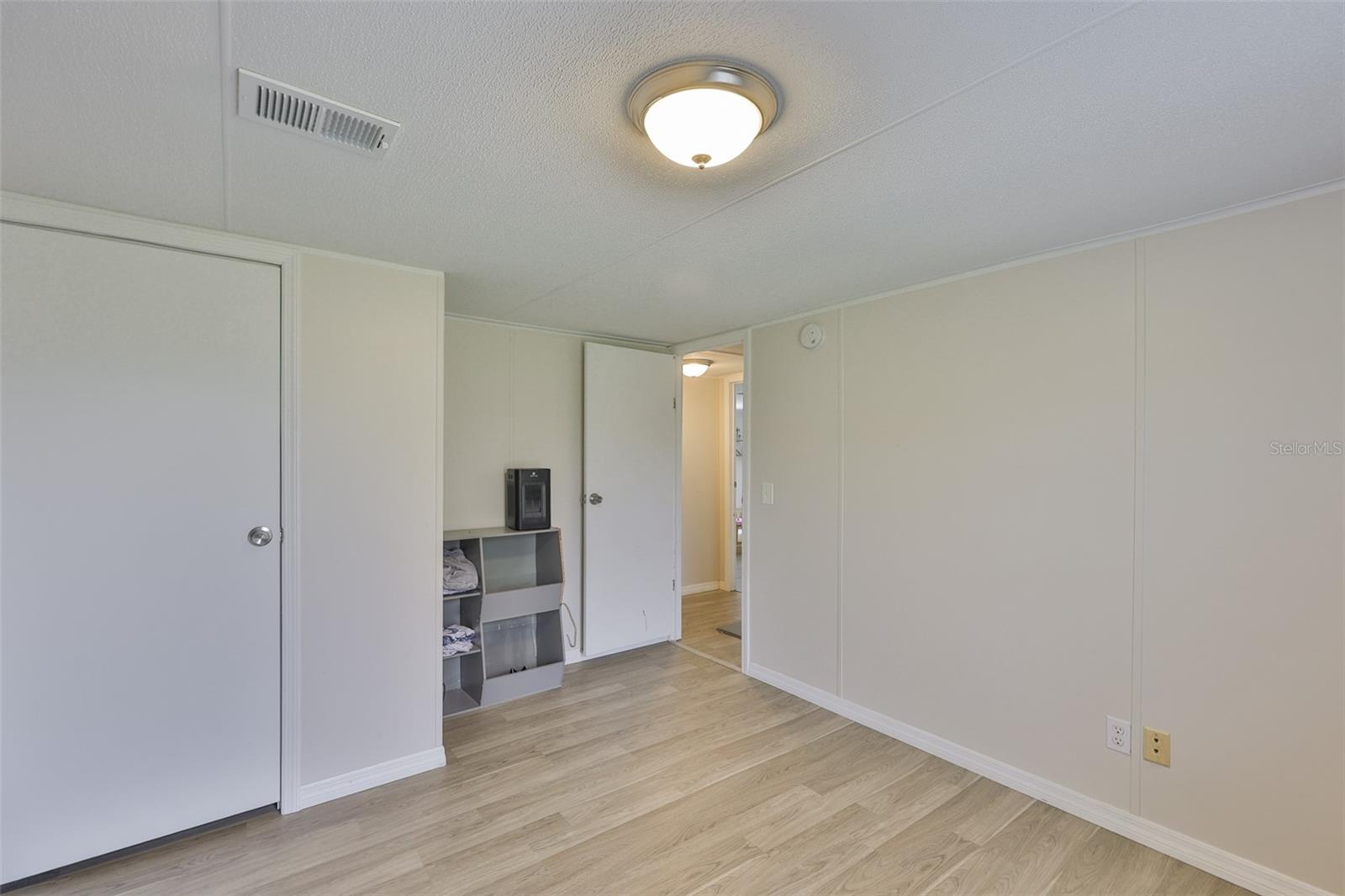 6105 NARON LANE