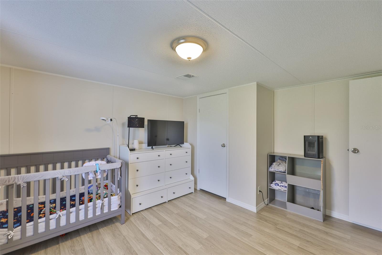 6105 NARON LANE