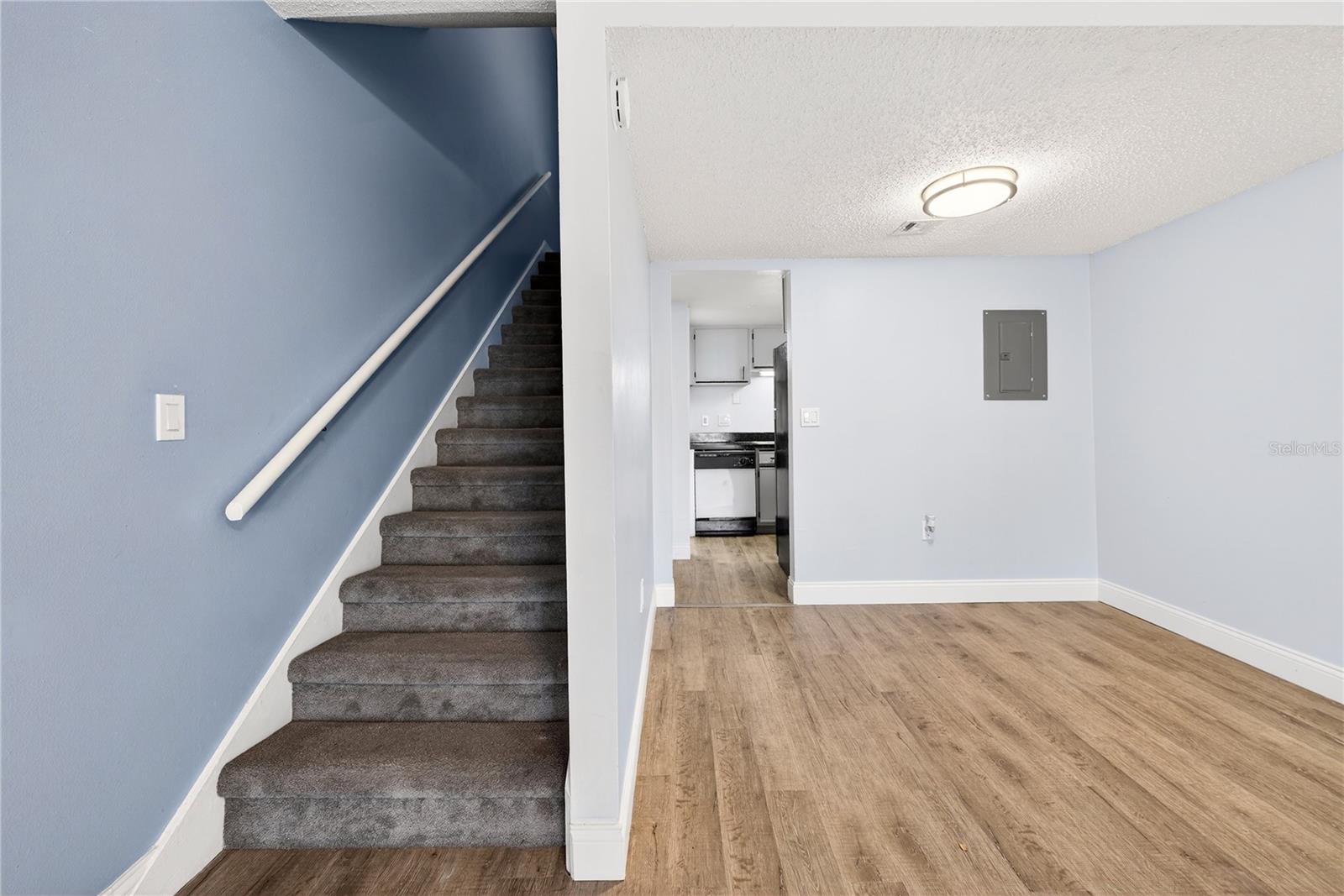 AVALON CONDO - Residential