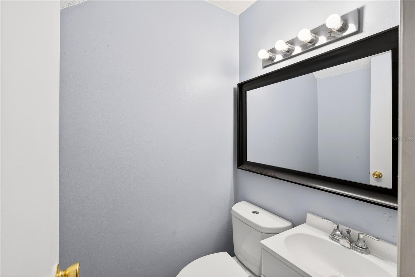 AVALON CONDO - Residential