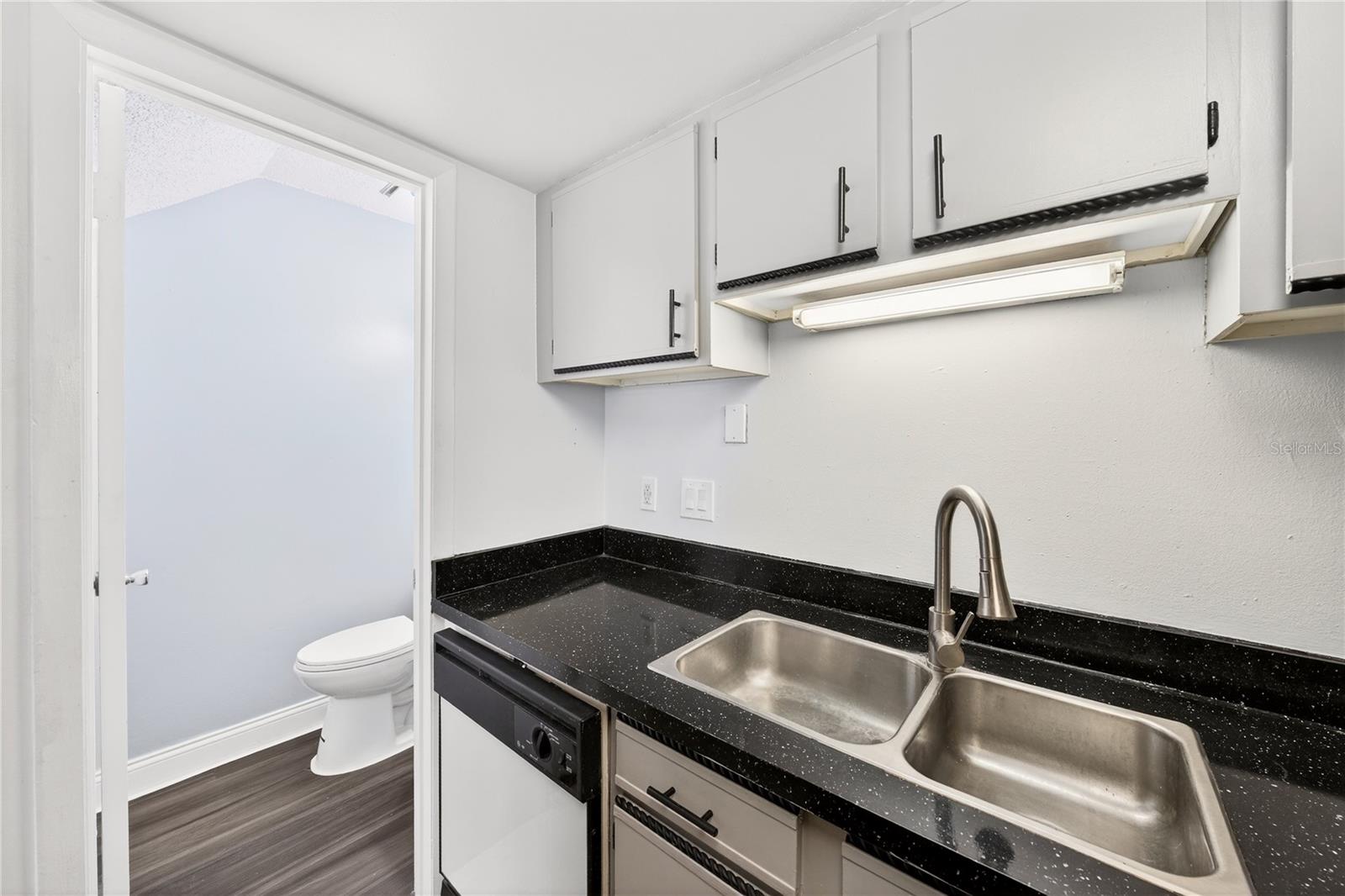 AVALON CONDO - Residential