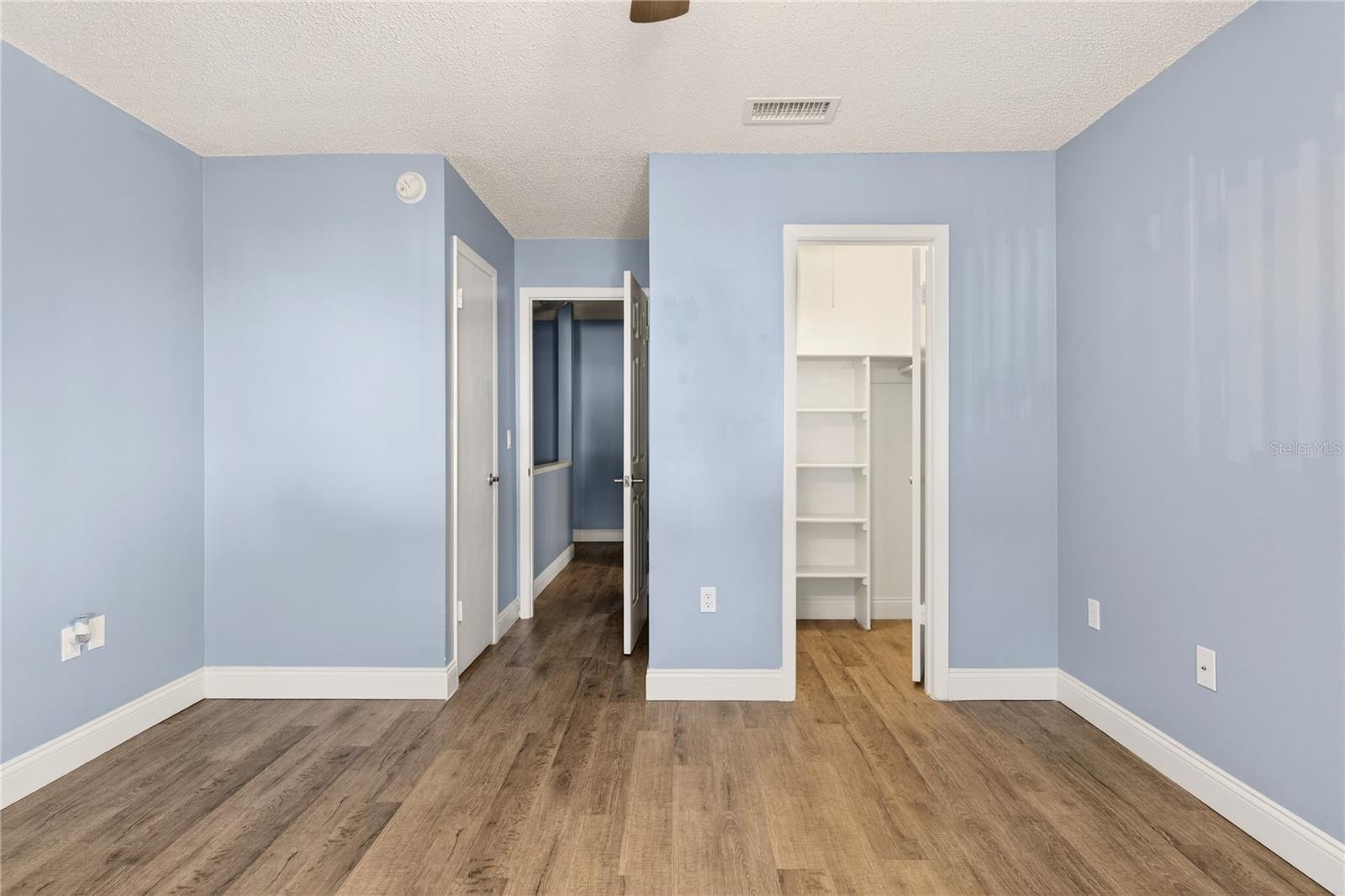 AVALON CONDO - Residential