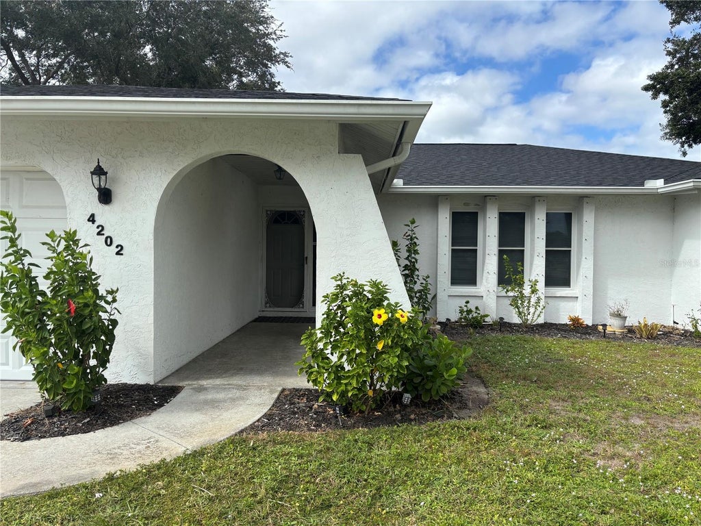Photo of 4202 Pasadena Circle, Sarasota, FL 34233 (MLS # A4710992)