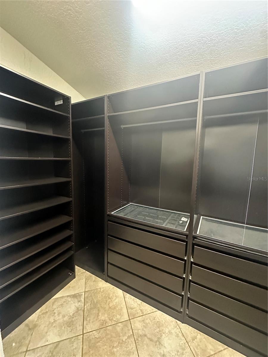 QUAIL VALLEY ESTATES - Residential Lease