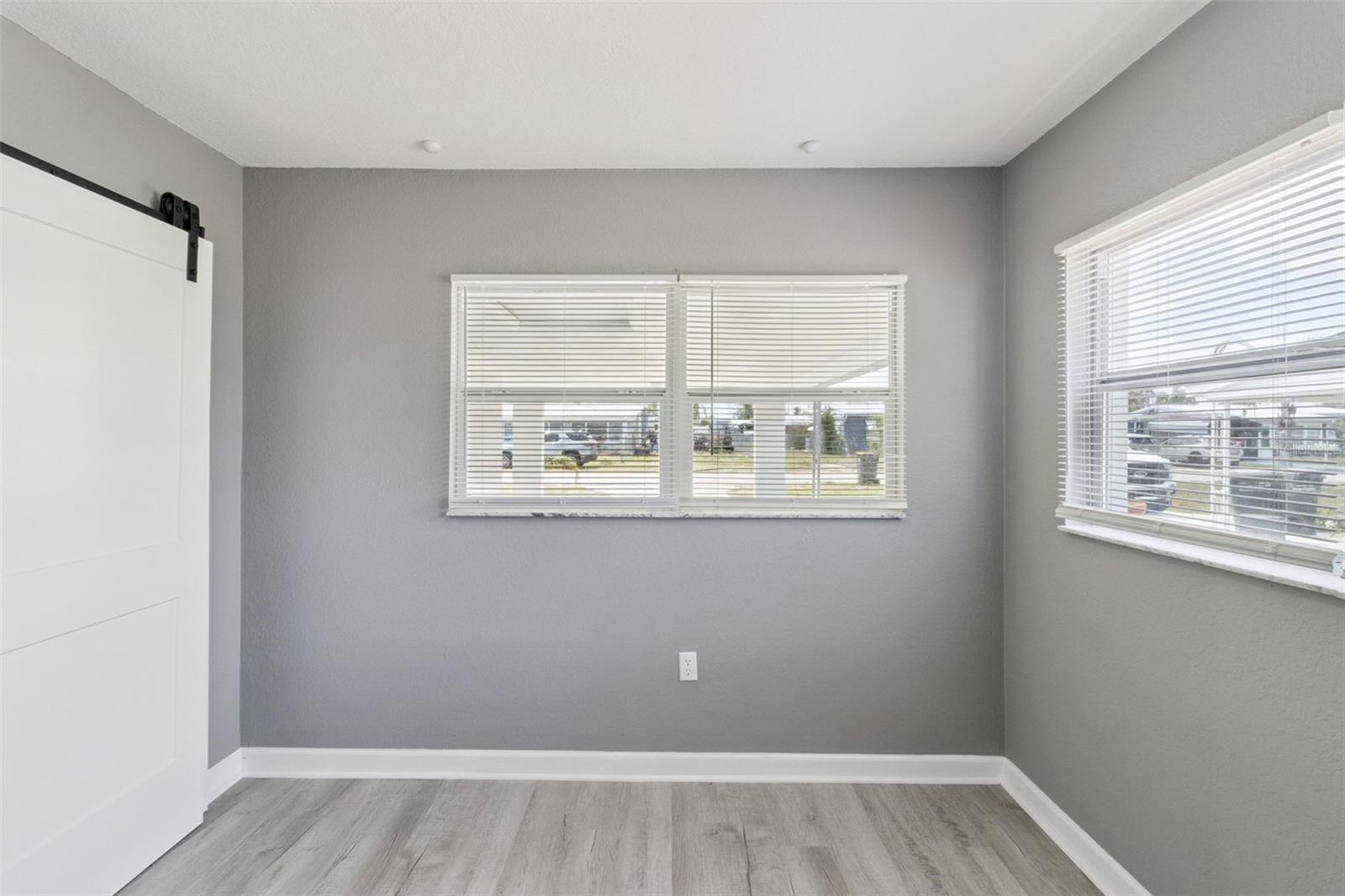 SUN RAY HOMES 01 - Residential