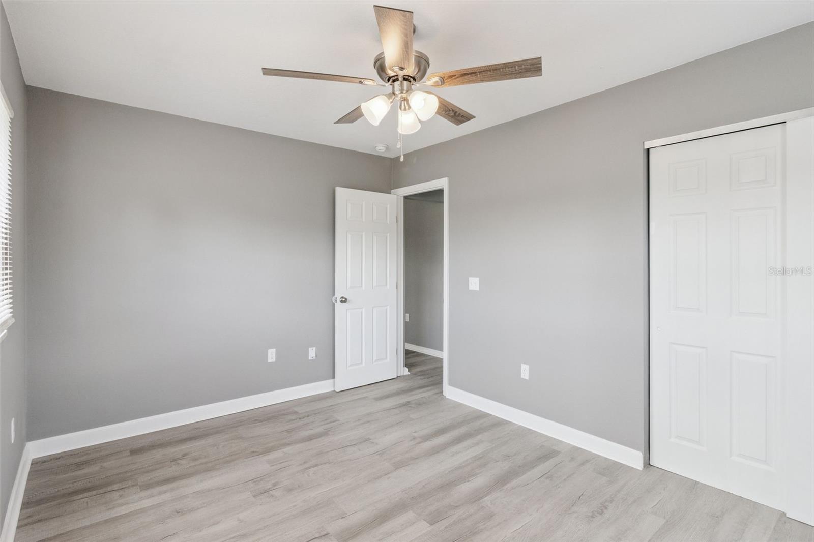 SUN RAY HOMES 01 - Residential
