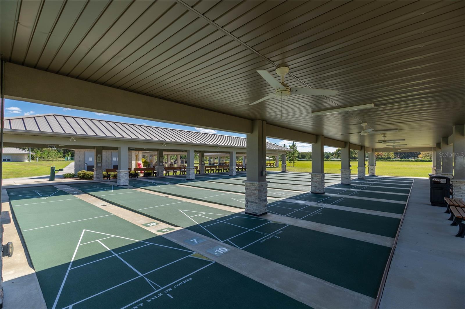 ON TOP/THE WORLD AVALON PH 4 - Residential