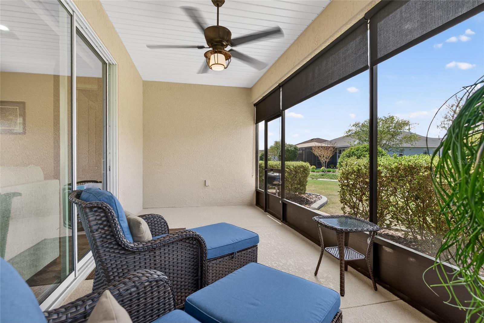 ON TOP/THE WORLD AVALON PH 4 - Residential