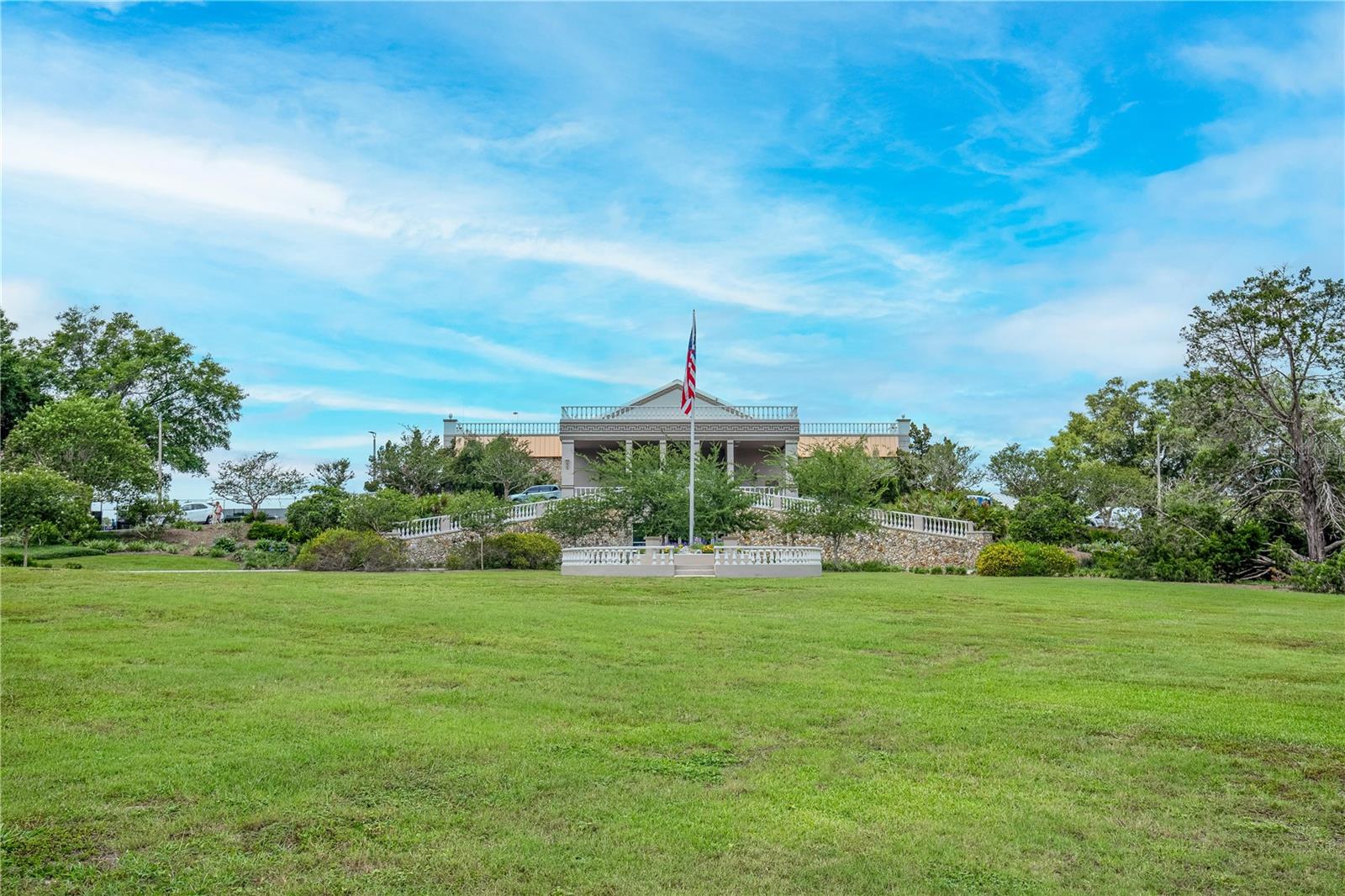 ON TOP/THE WORLD AVALON PH 4 - Residential