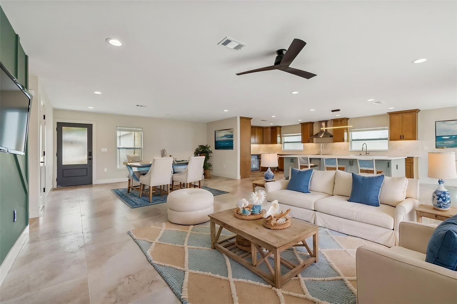 3921 VERSAILLES DRIVE