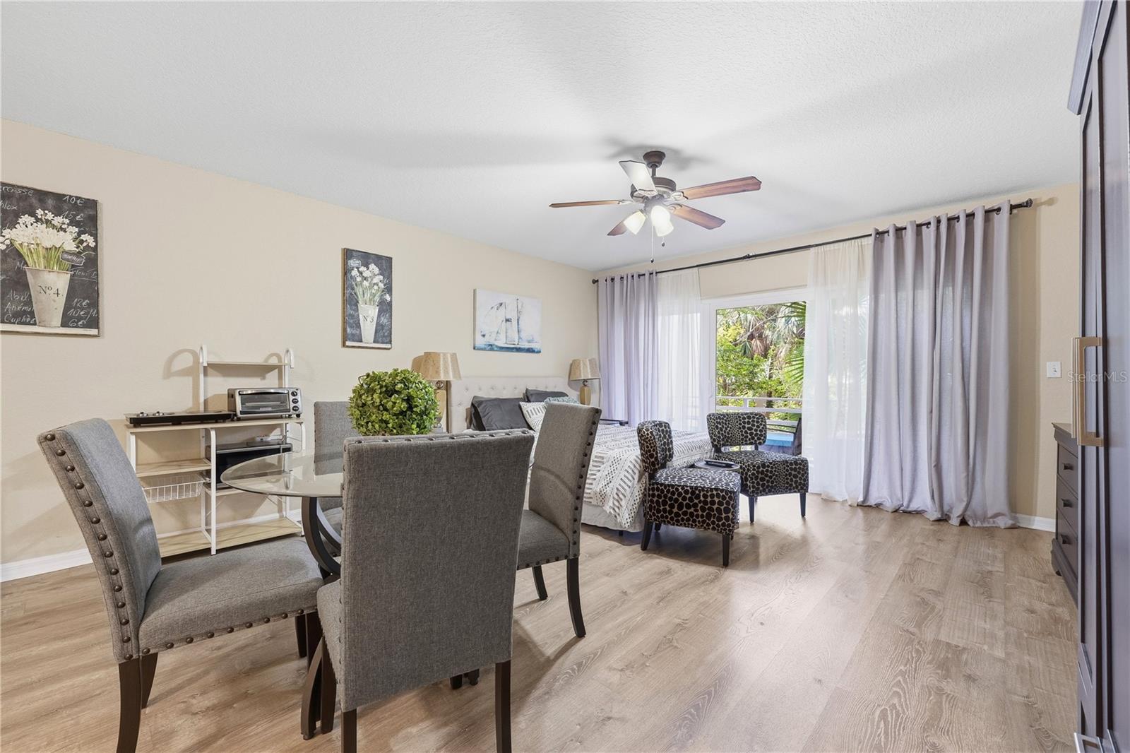 MIRABELLA TWNHMS SUB - Residential