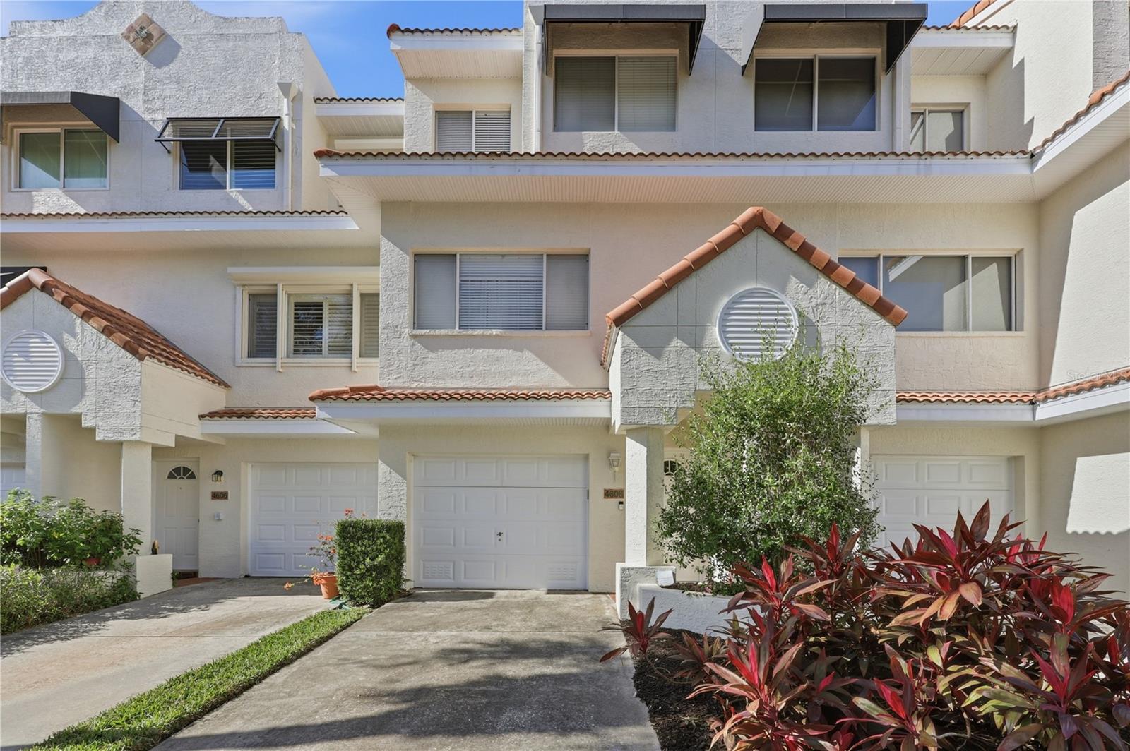 MIRABELLA TWNHMS SUB - Residential