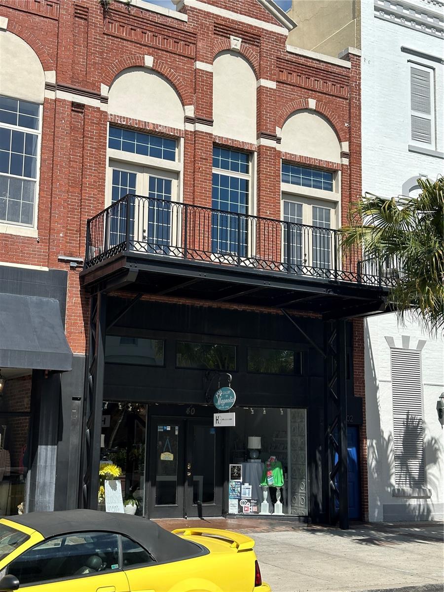 Don’t miss this rare opportunity to lease a 2,227 square foot retail space in the heart of Downtown Ocala. Located in a high-visibility, high-traffic area, this space offers prime exposure for your business with excellent walkability and proximity to popular shops, restaurants, and community events.
Currently operating as a salon an boutique, the unit is move-in ready for beauty, wellness, or personal services, but flexible enough to suit a variety of retail concepts. The open layout features modern finishes, ample natural light, and established utility infrastructure.
Whether you're launching a new concept or expanding your footprint, this centrally located space offers unmatched convenience, visibility, and customer access.