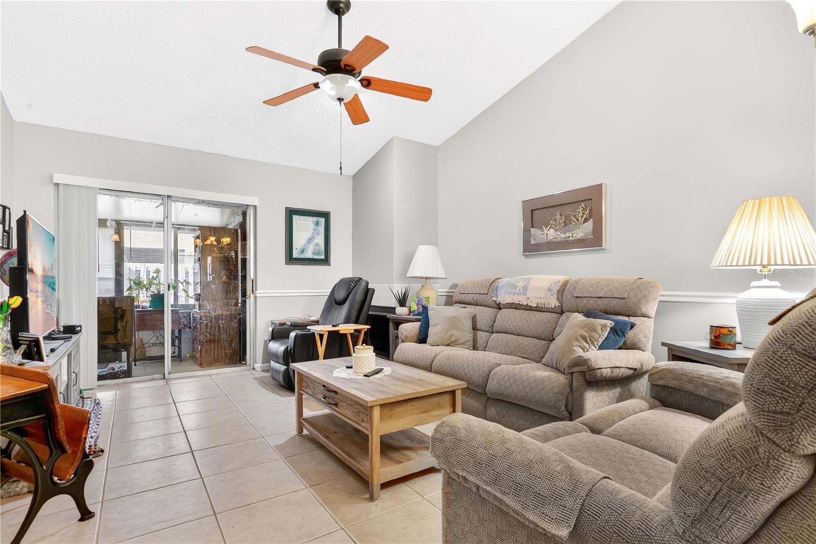 7744 COUNTRY PLACE C4