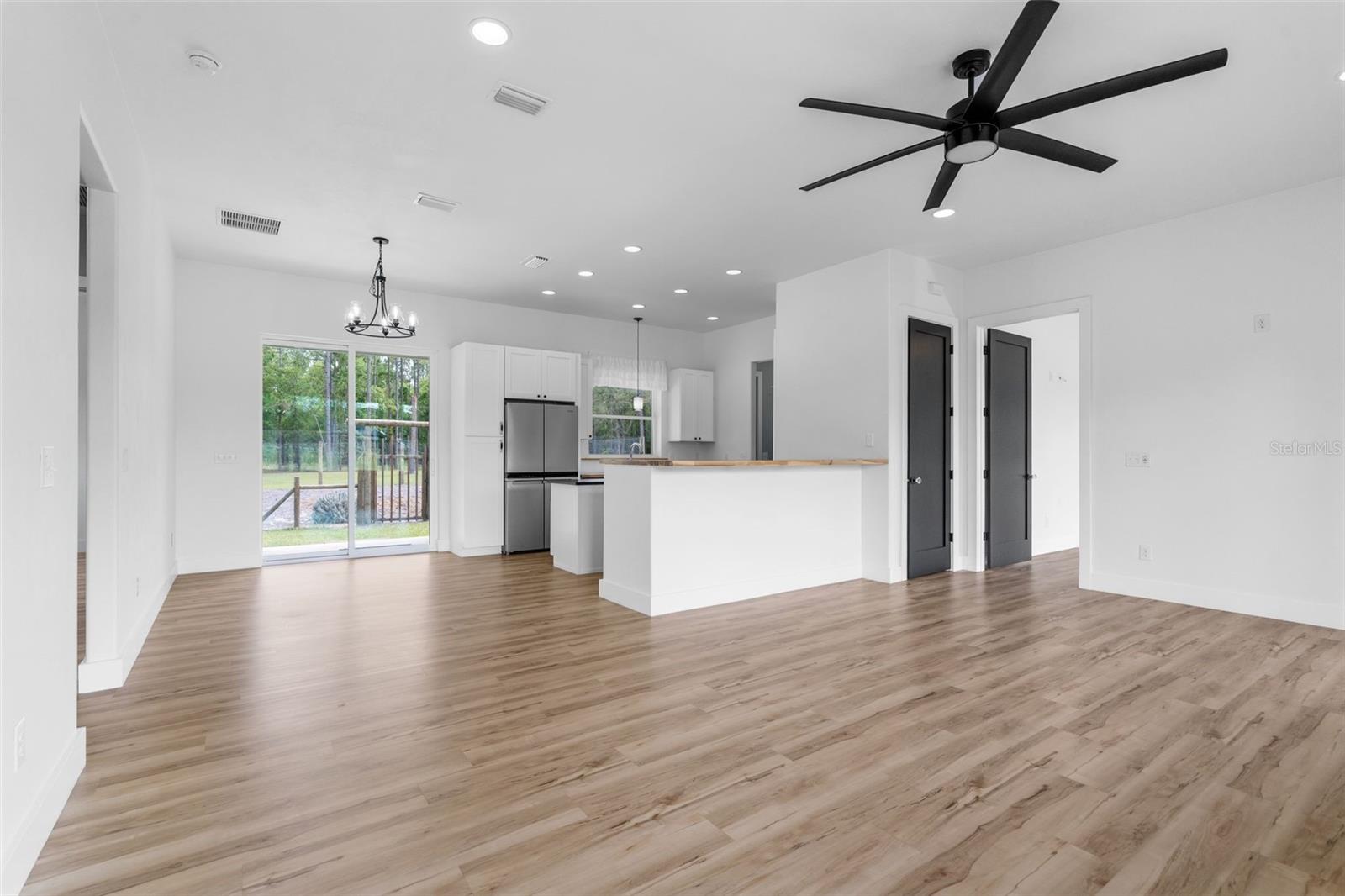 FOOTHILL FARMS UN II - Residential