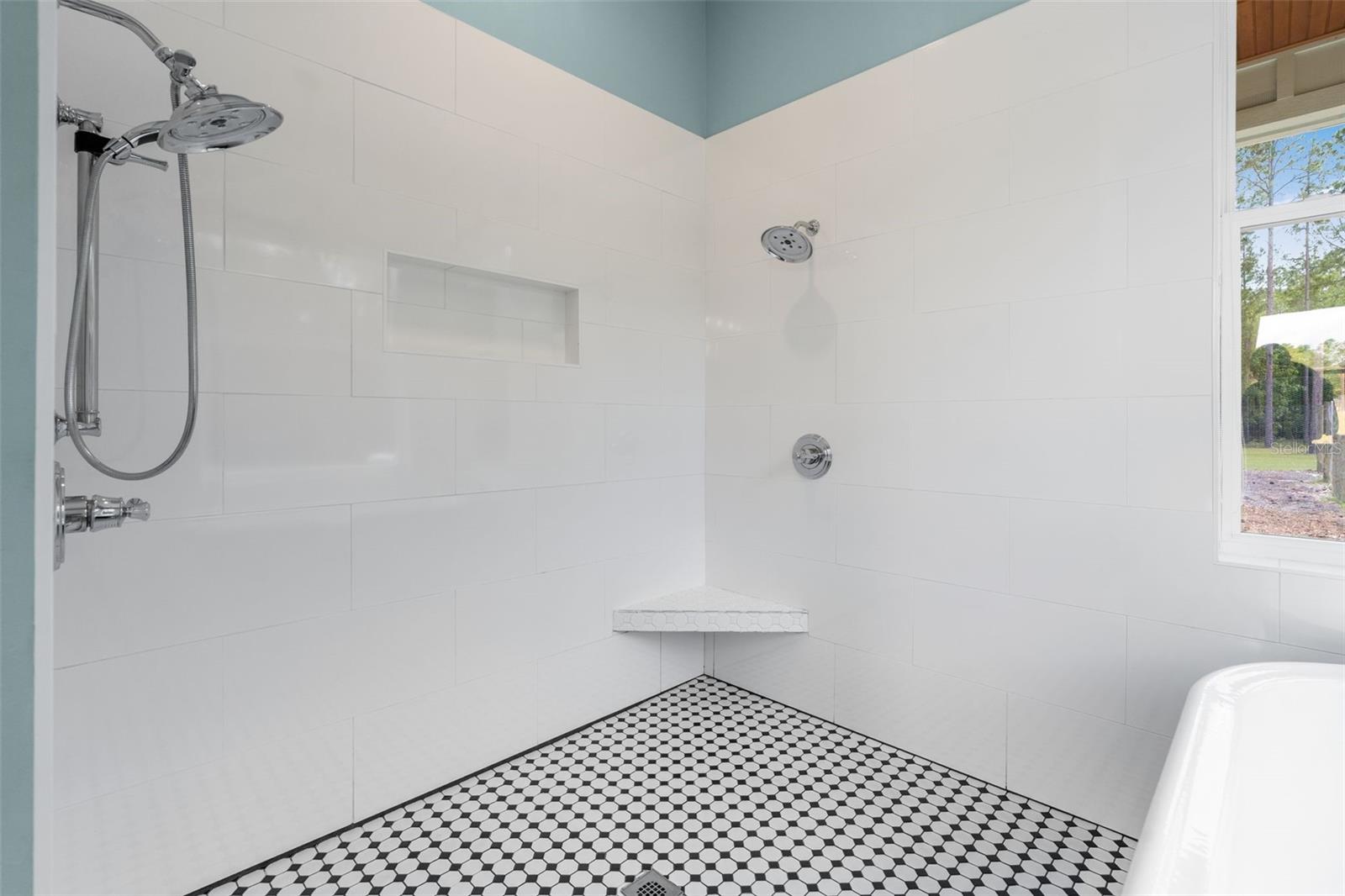 FOOTHILL FARMS UN II - Residential