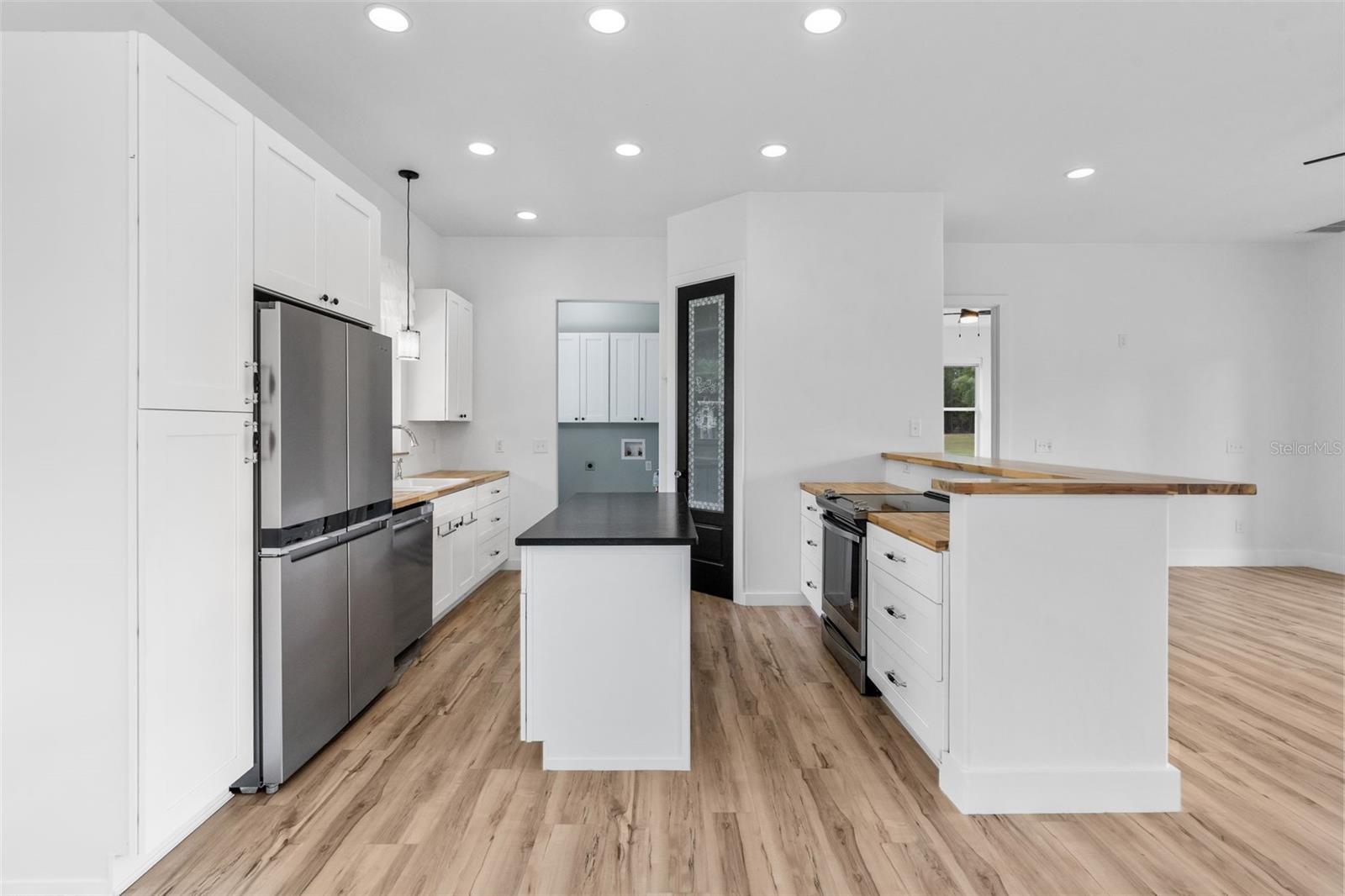 FOOTHILL FARMS UN II - Residential