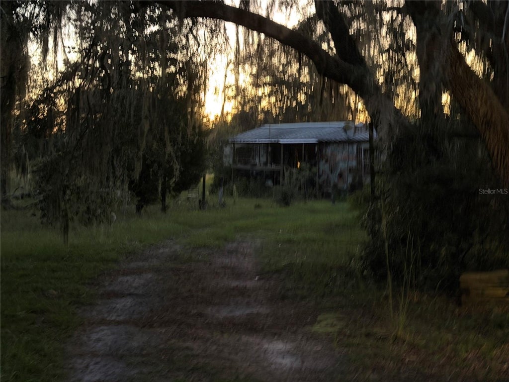 Photo of 1091 NE State Road 47, Trenton, FL 32693 (MLS # GC544147)