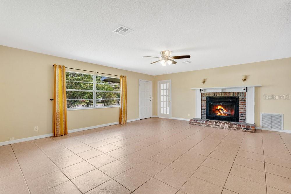 4898 MEADOW DRIVE
