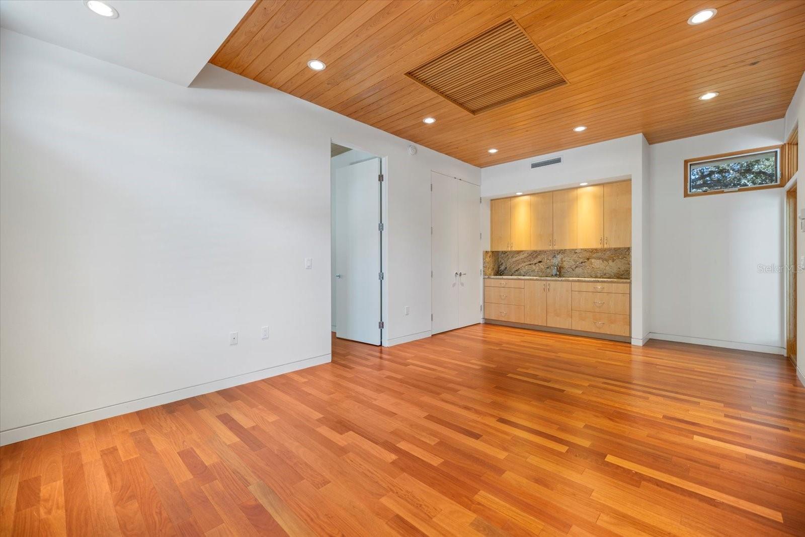 CHEROKEE PARK - Residential