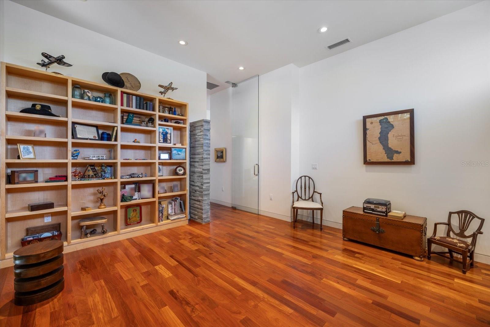 CHEROKEE PARK - Residential