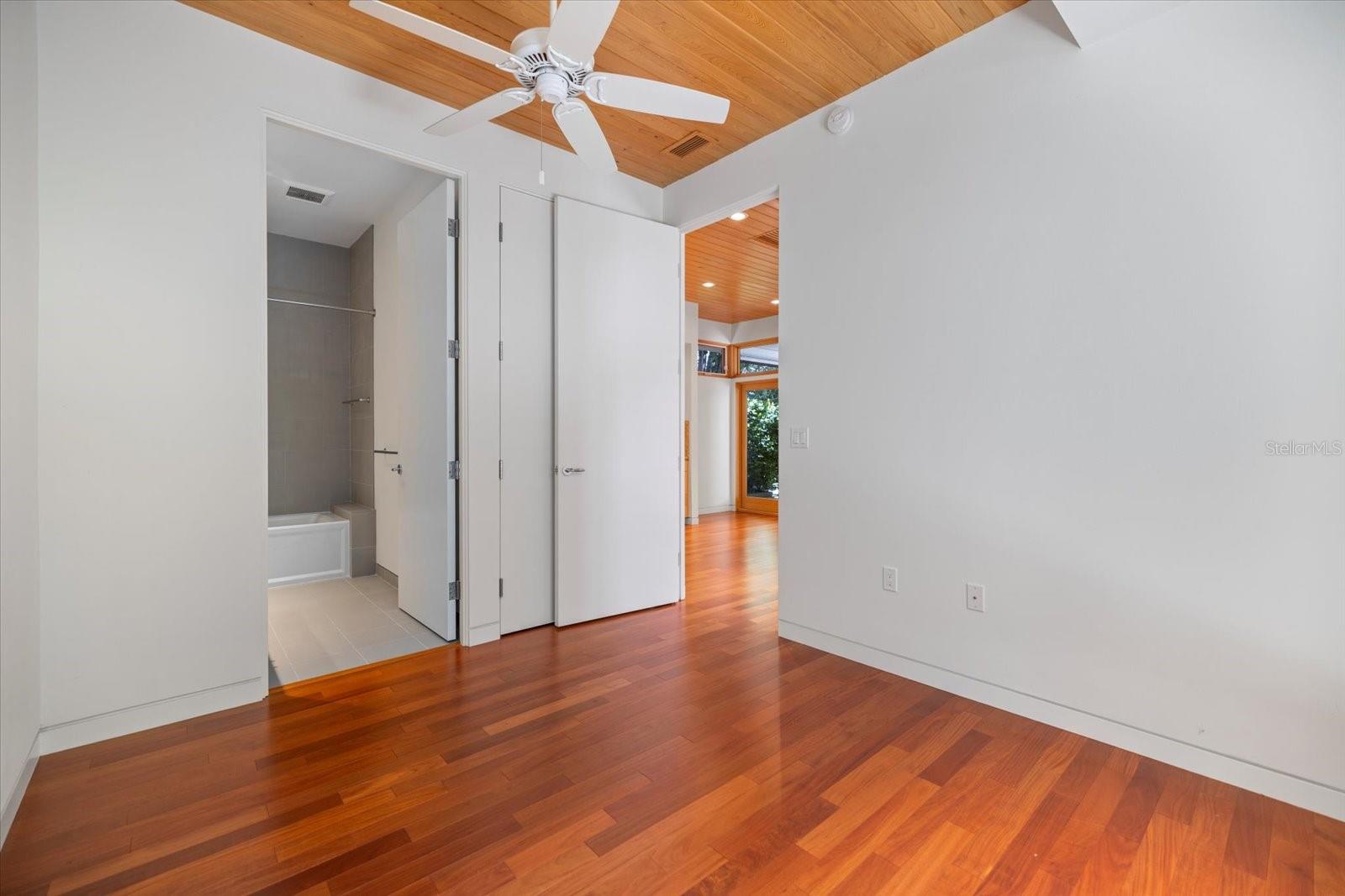 CHEROKEE PARK - Residential