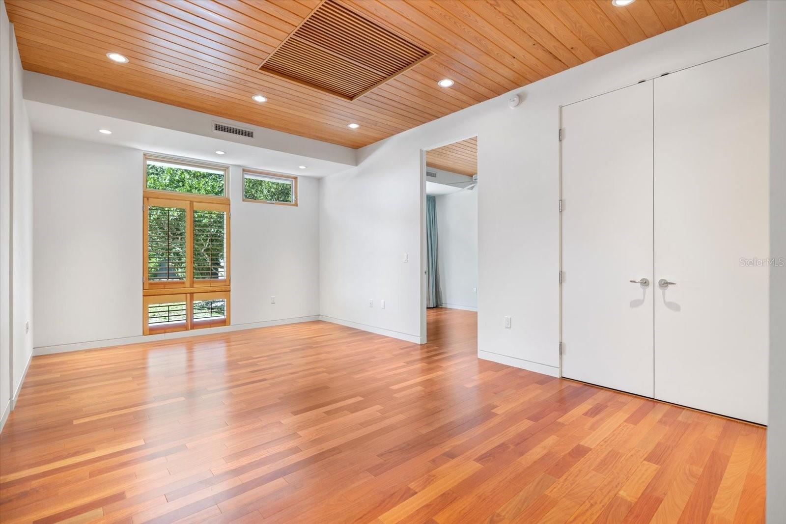 CHEROKEE PARK - Residential