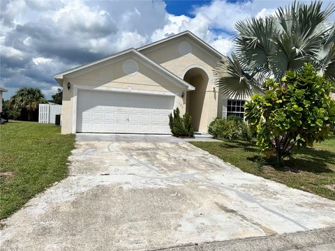 A home in WINTER HAVEN