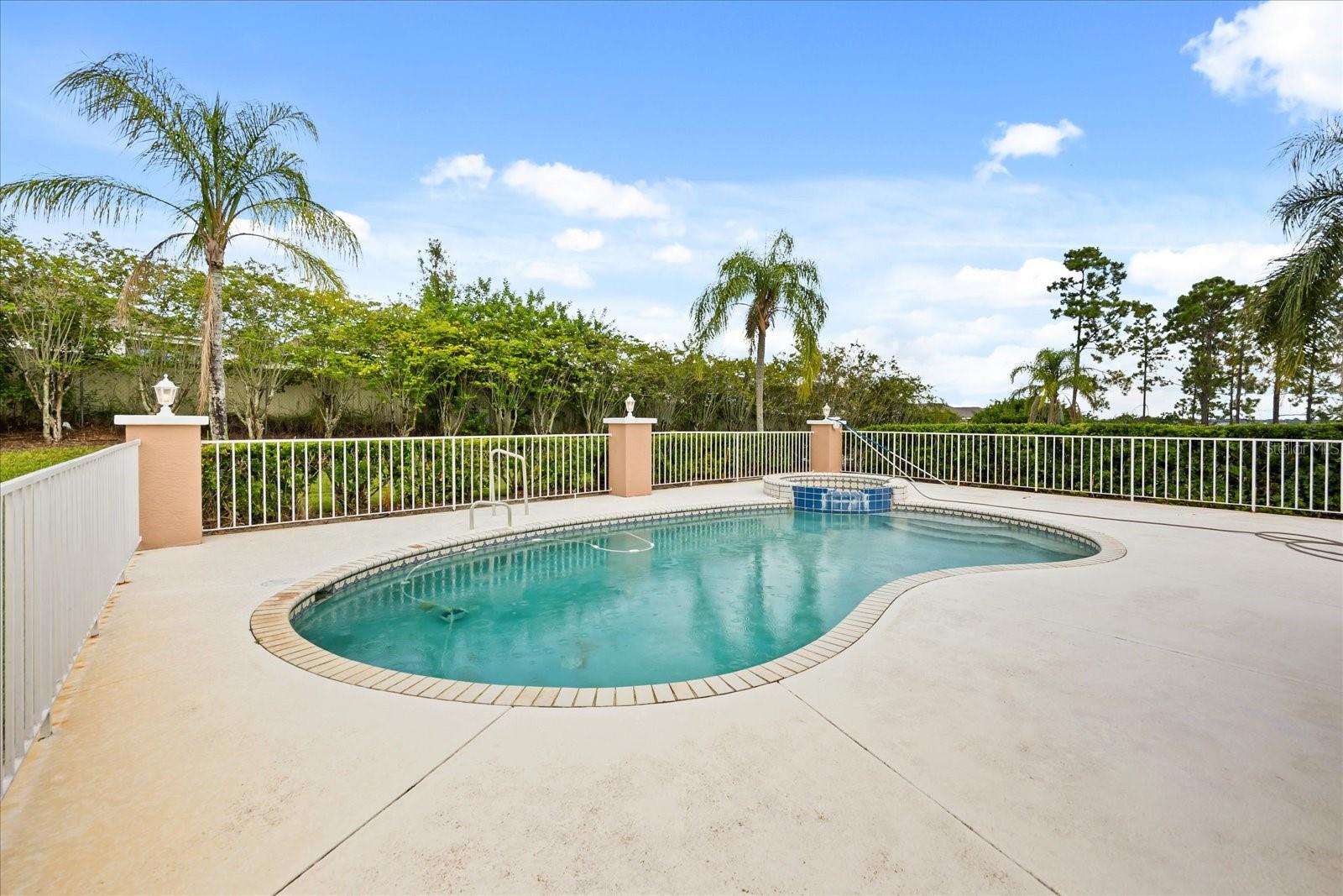 3082 LANDINGS COURT