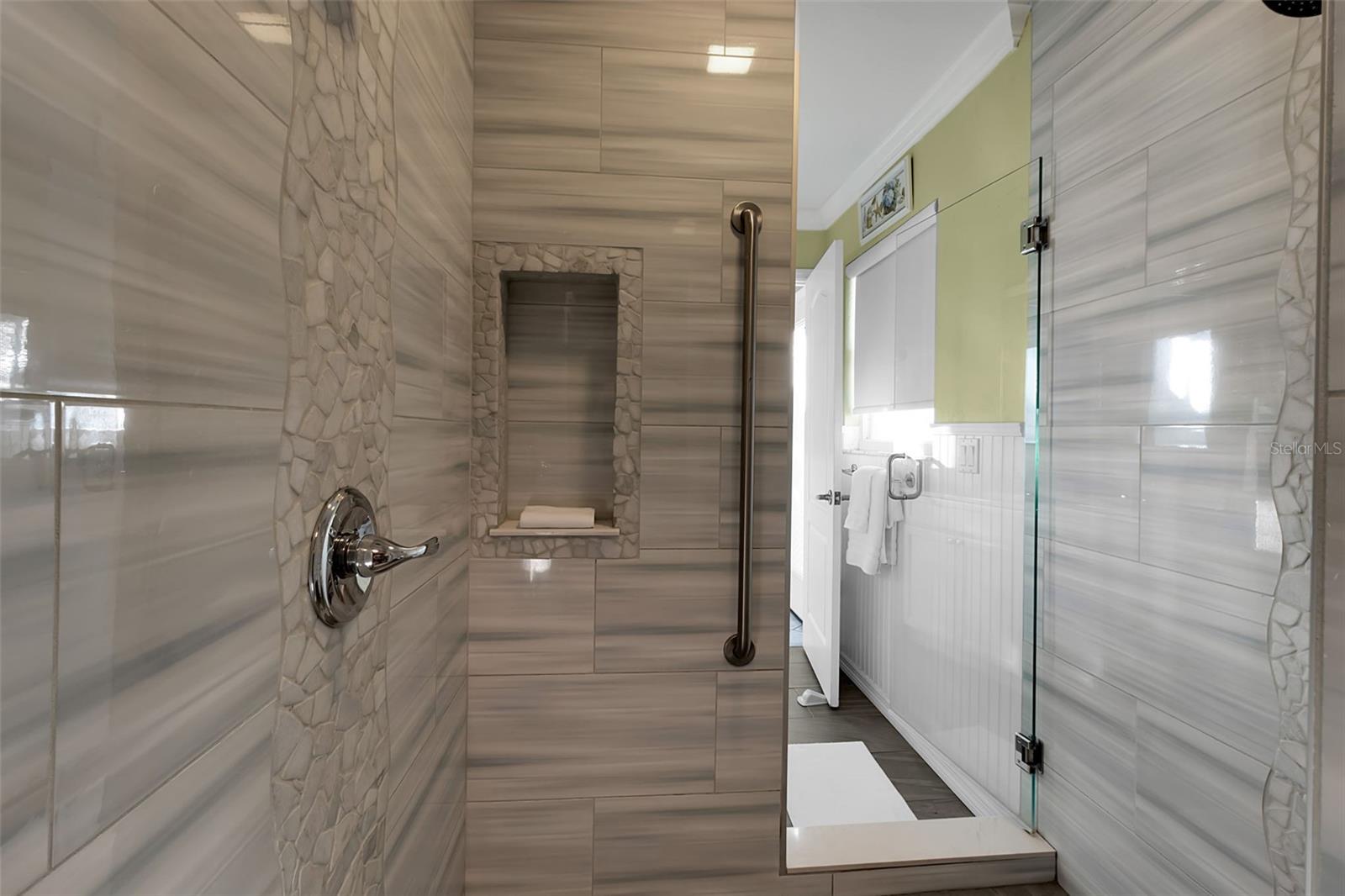 SARASOTA BEACH - Residential Income