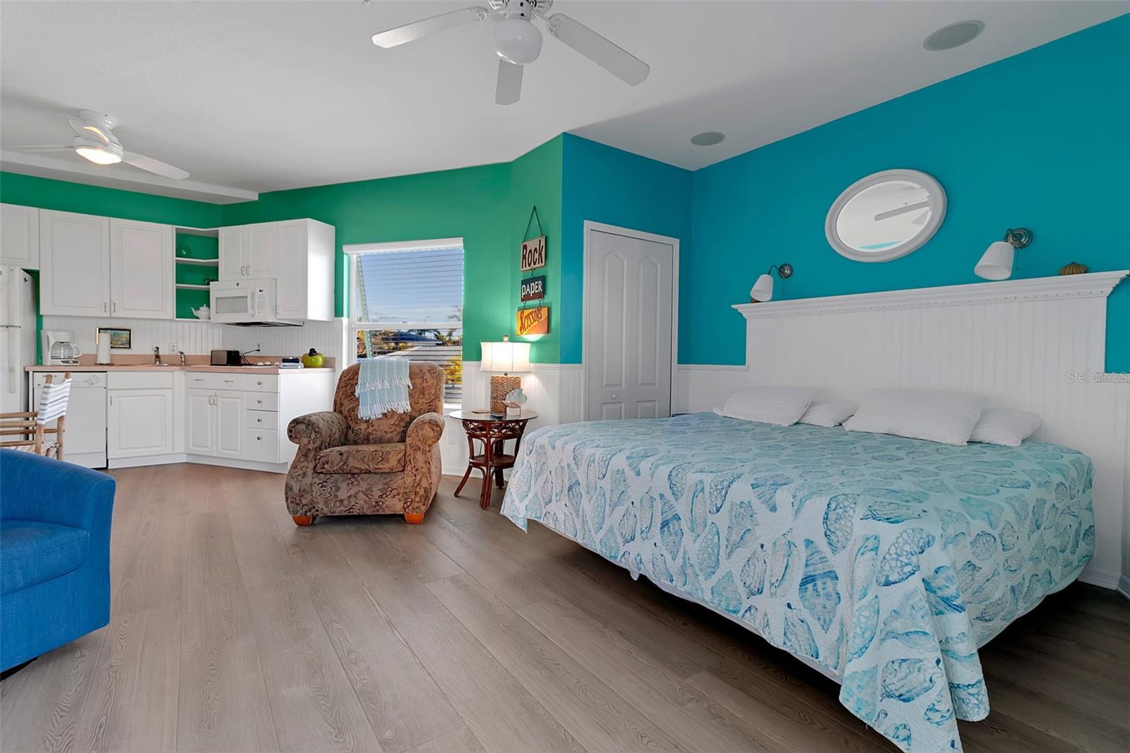 SARASOTA BEACH - Residential Income