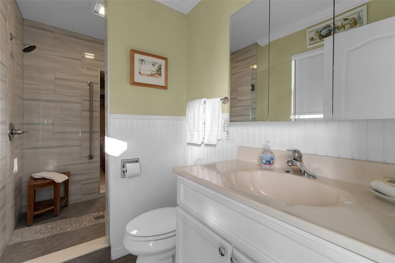 SARASOTA BEACH - Residential Income