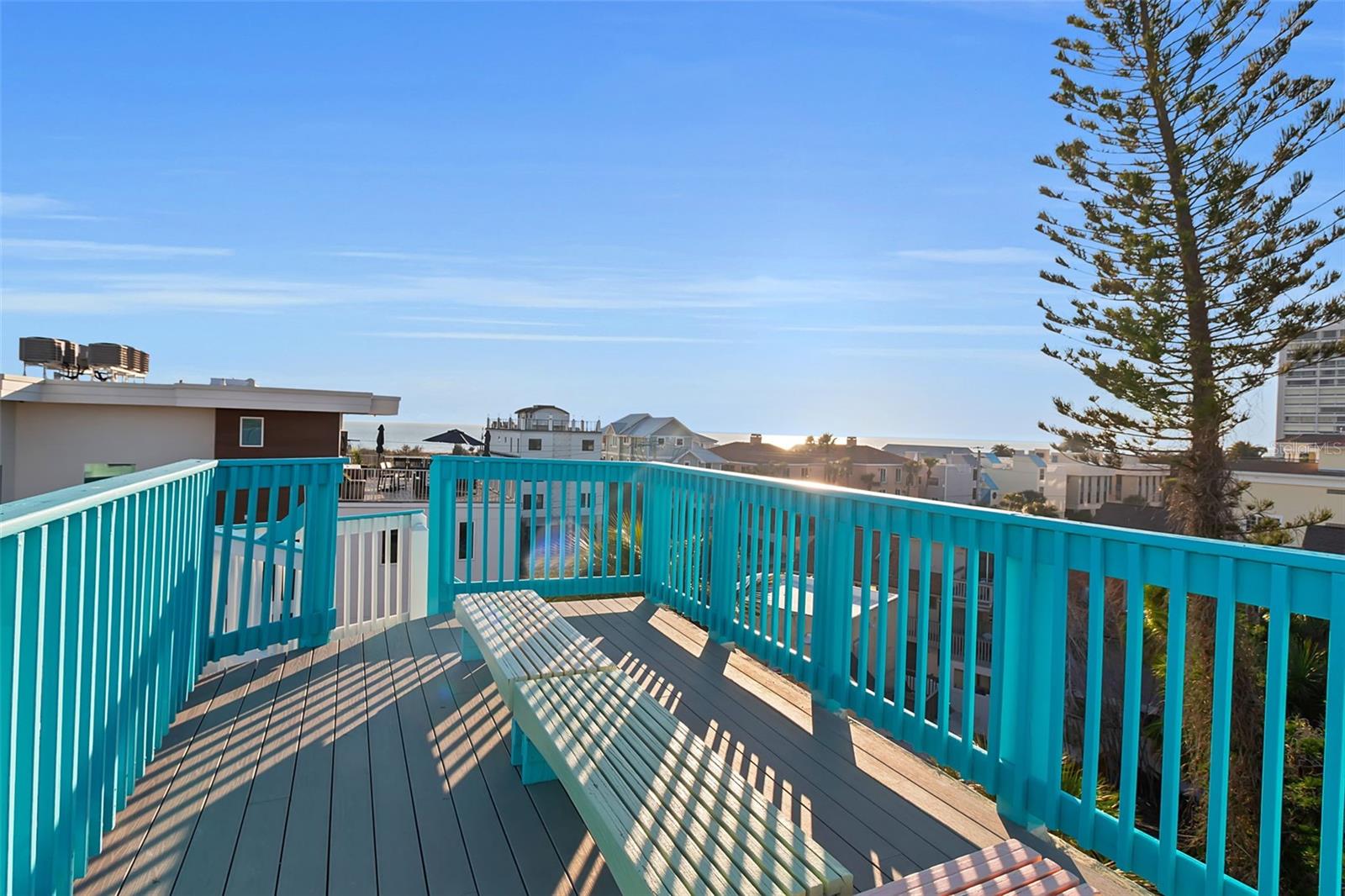 SARASOTA BEACH - Residential Income