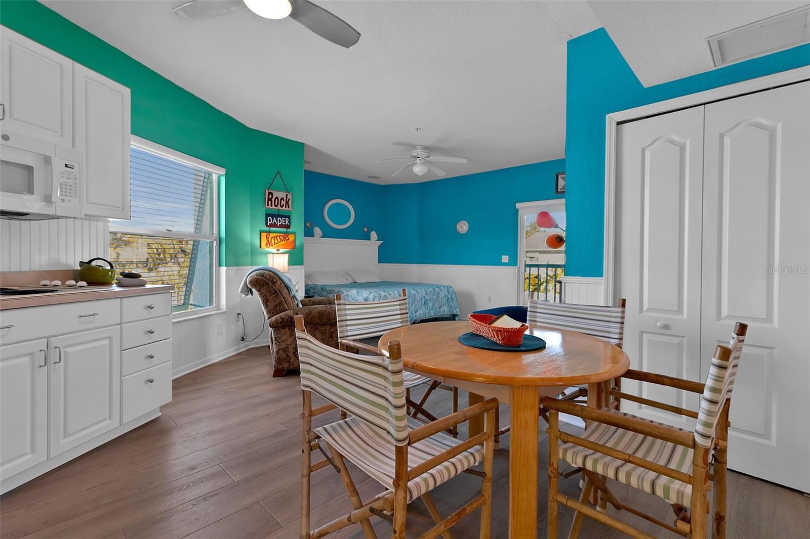 SARASOTA BEACH - Residential Income