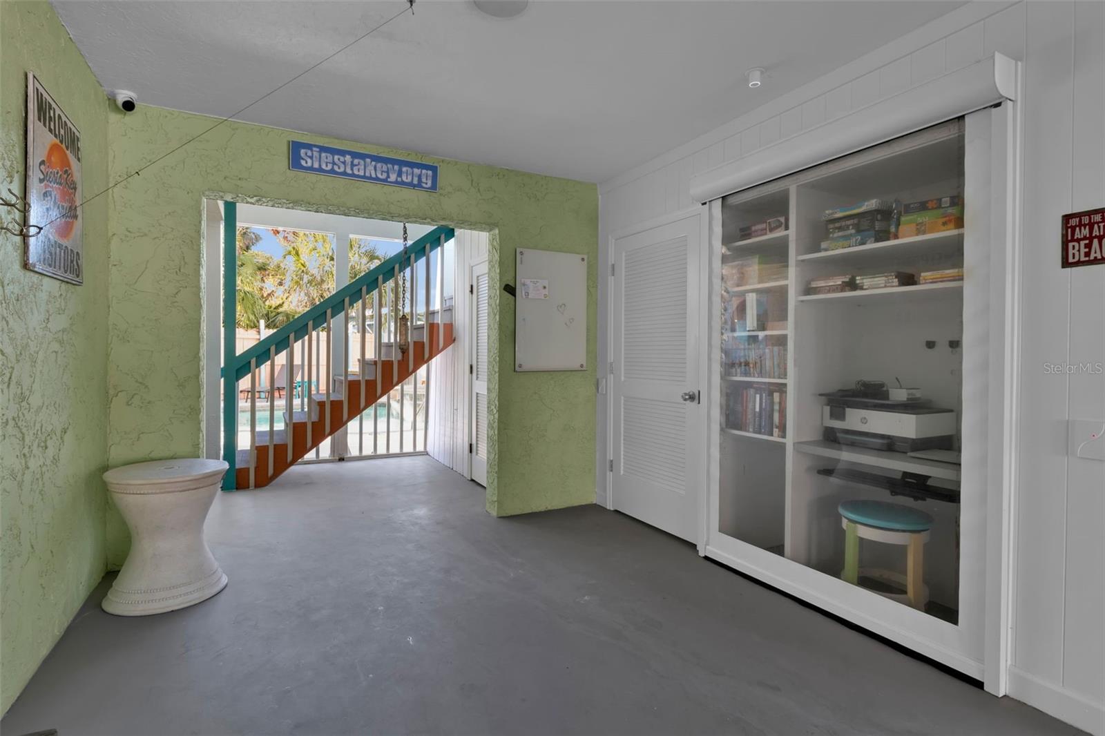 SARASOTA BEACH - Residential Income