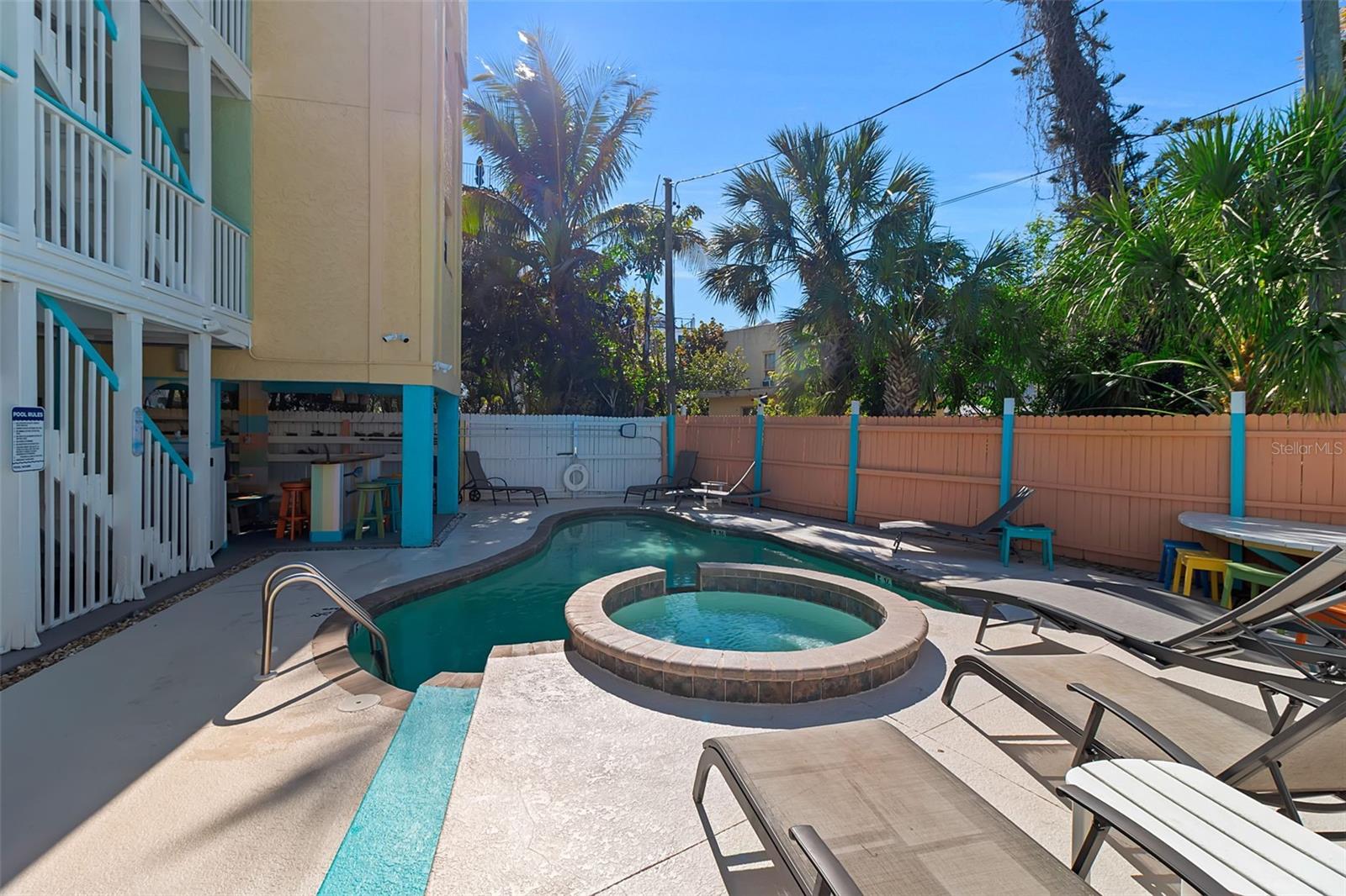 SARASOTA BEACH - Residential Income