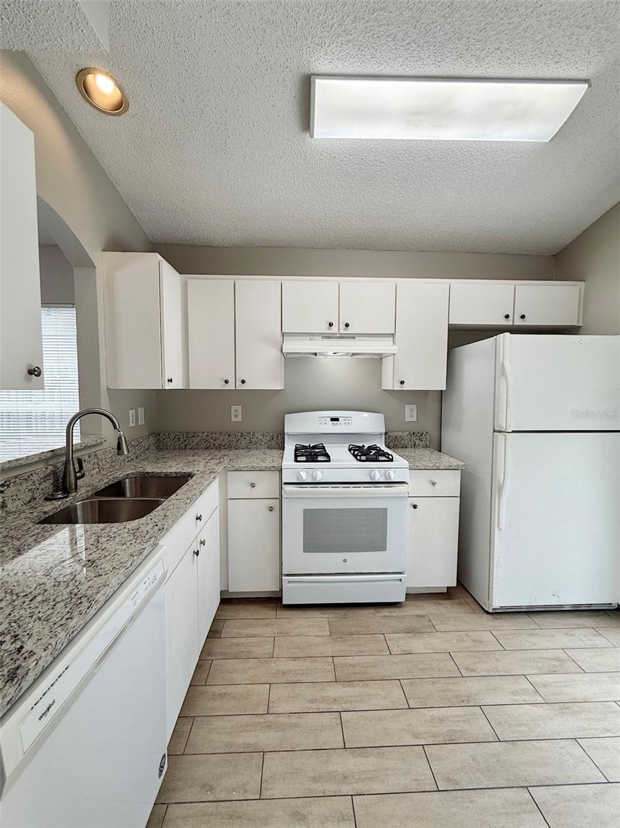 WESLEY POINTE PH 02 & 03 - Residential Lease