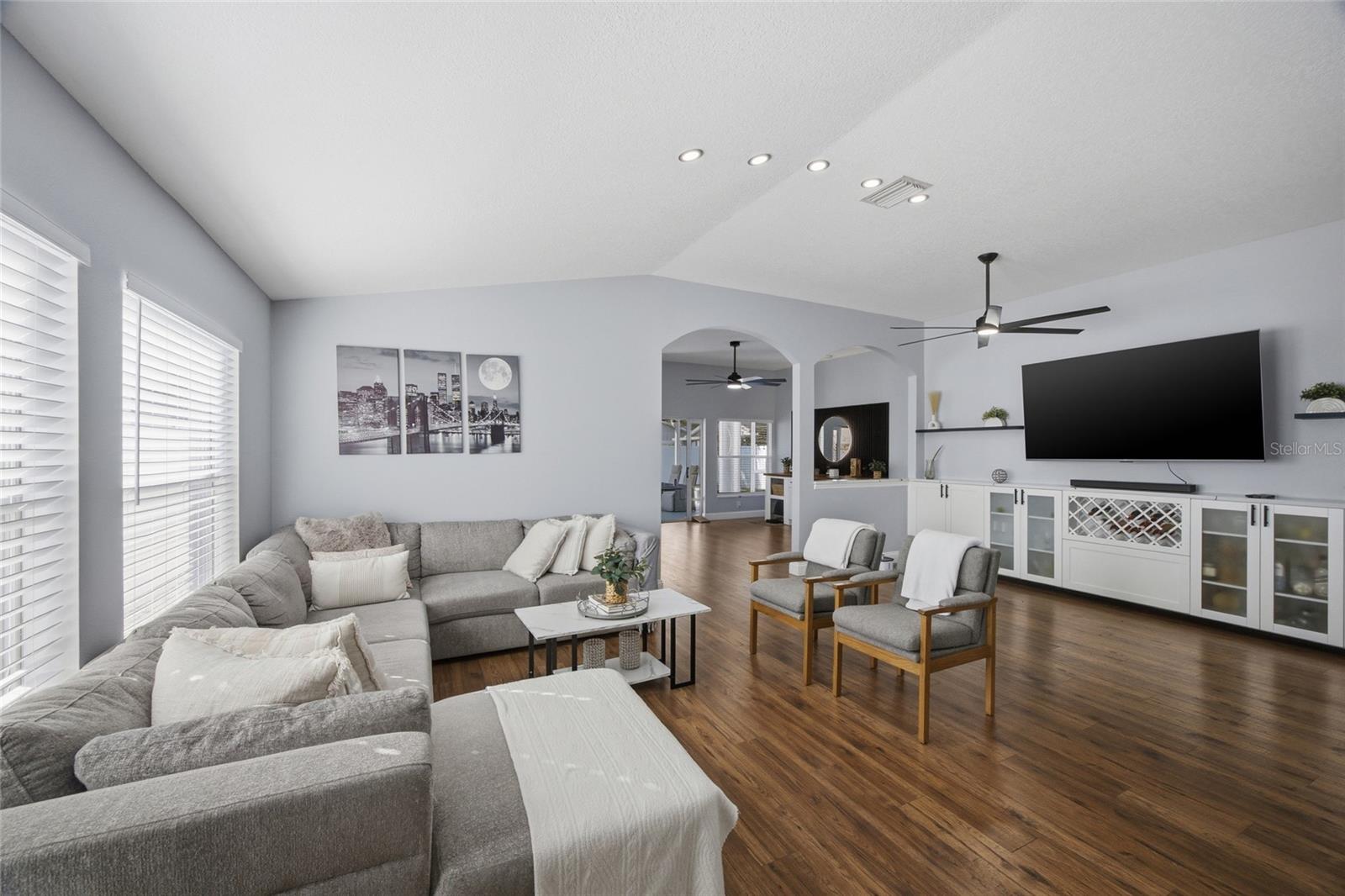 7206 HAMILTON PARK BOULEVARD