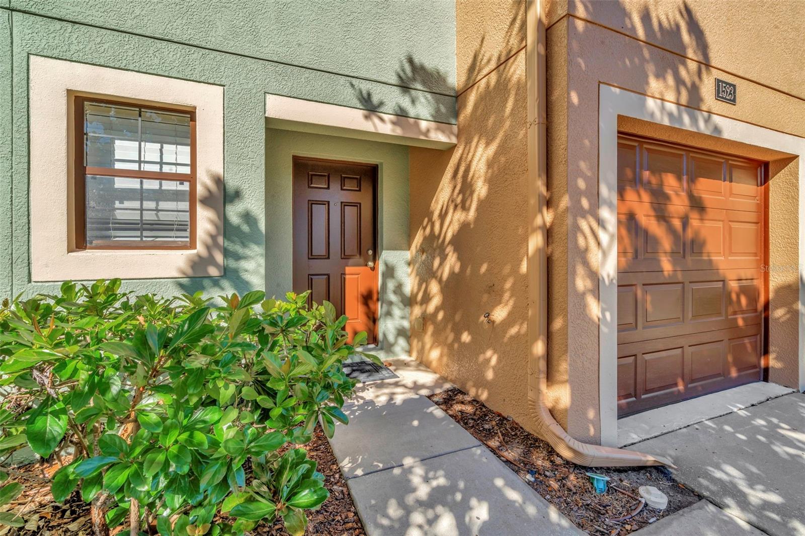 EDGEWATER AT LAKE BRANDON - Residential