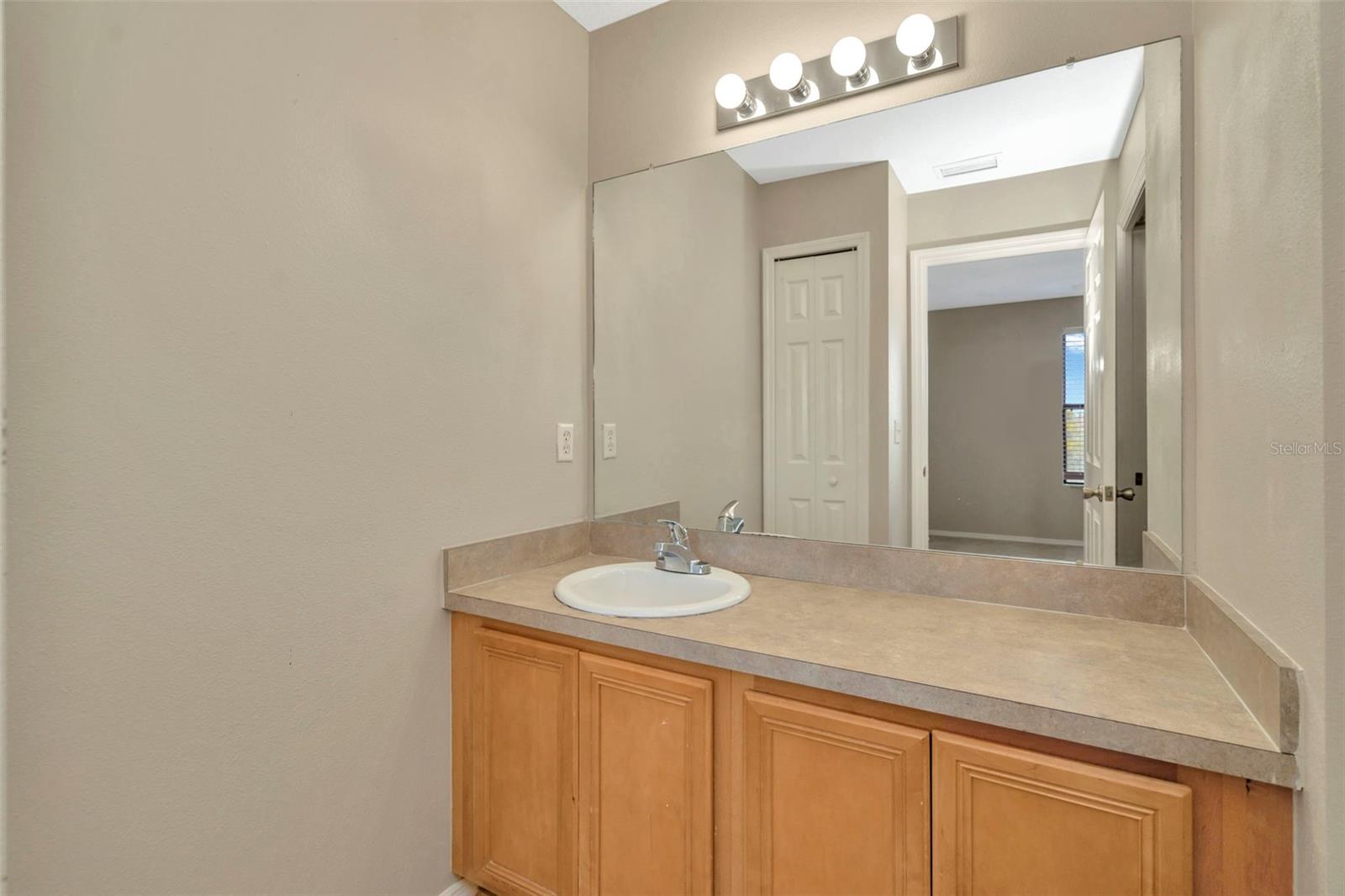 EDGEWATER AT LAKE BRANDON - Residential