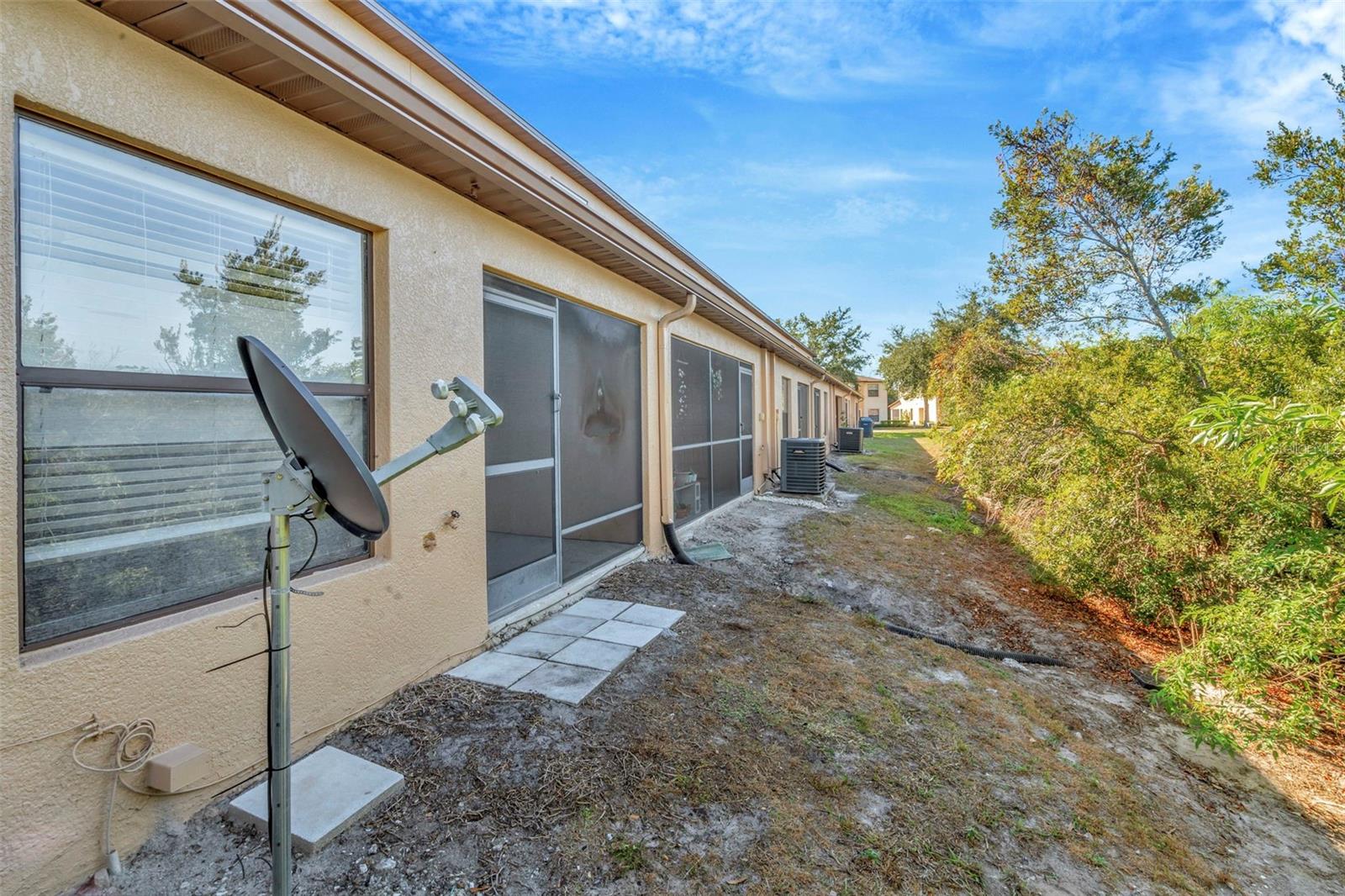 EDGEWATER AT LAKE BRANDON - Residential