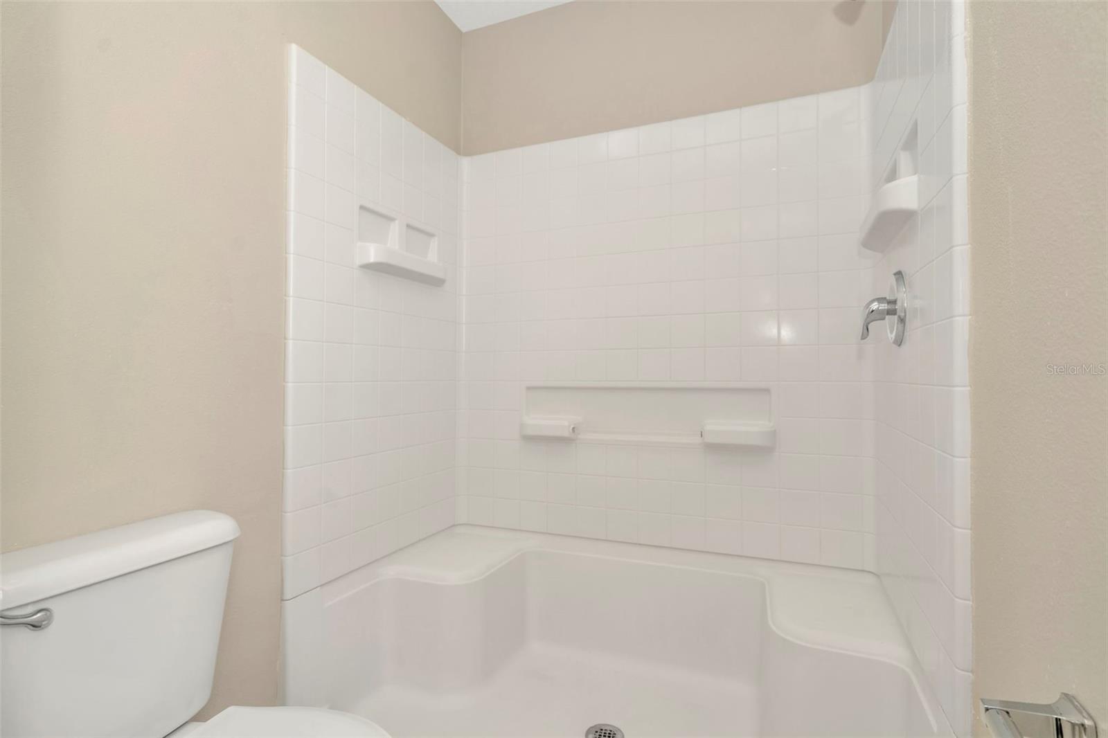 EDGEWATER AT LAKE BRANDON - Residential