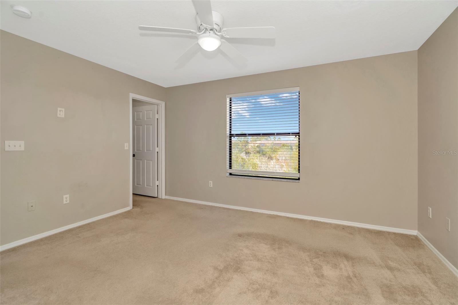 EDGEWATER AT LAKE BRANDON - Residential