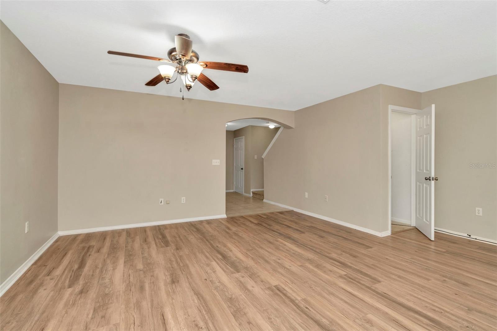 EDGEWATER AT LAKE BRANDON - Residential