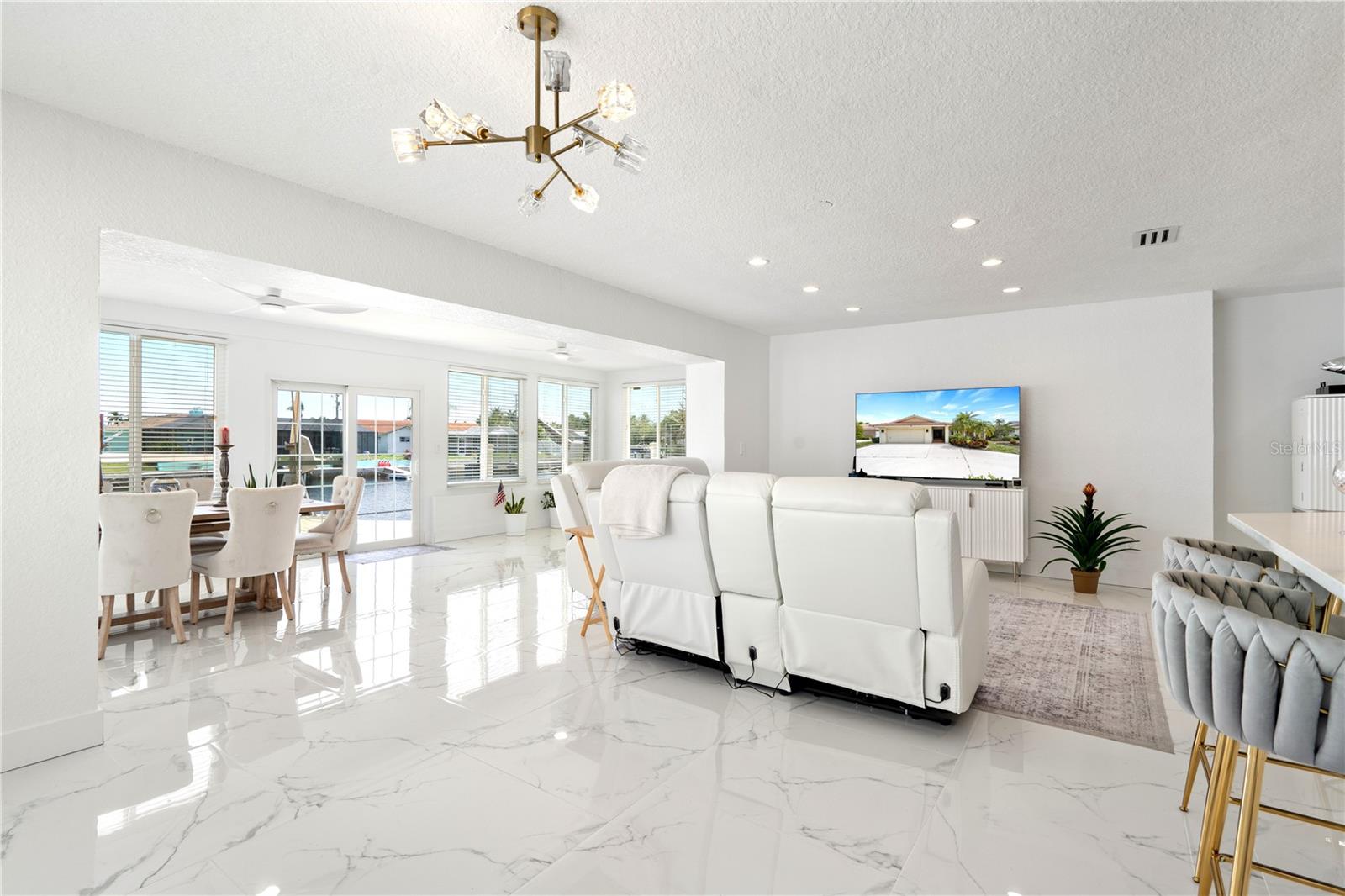 FLOR A MAR - Residential