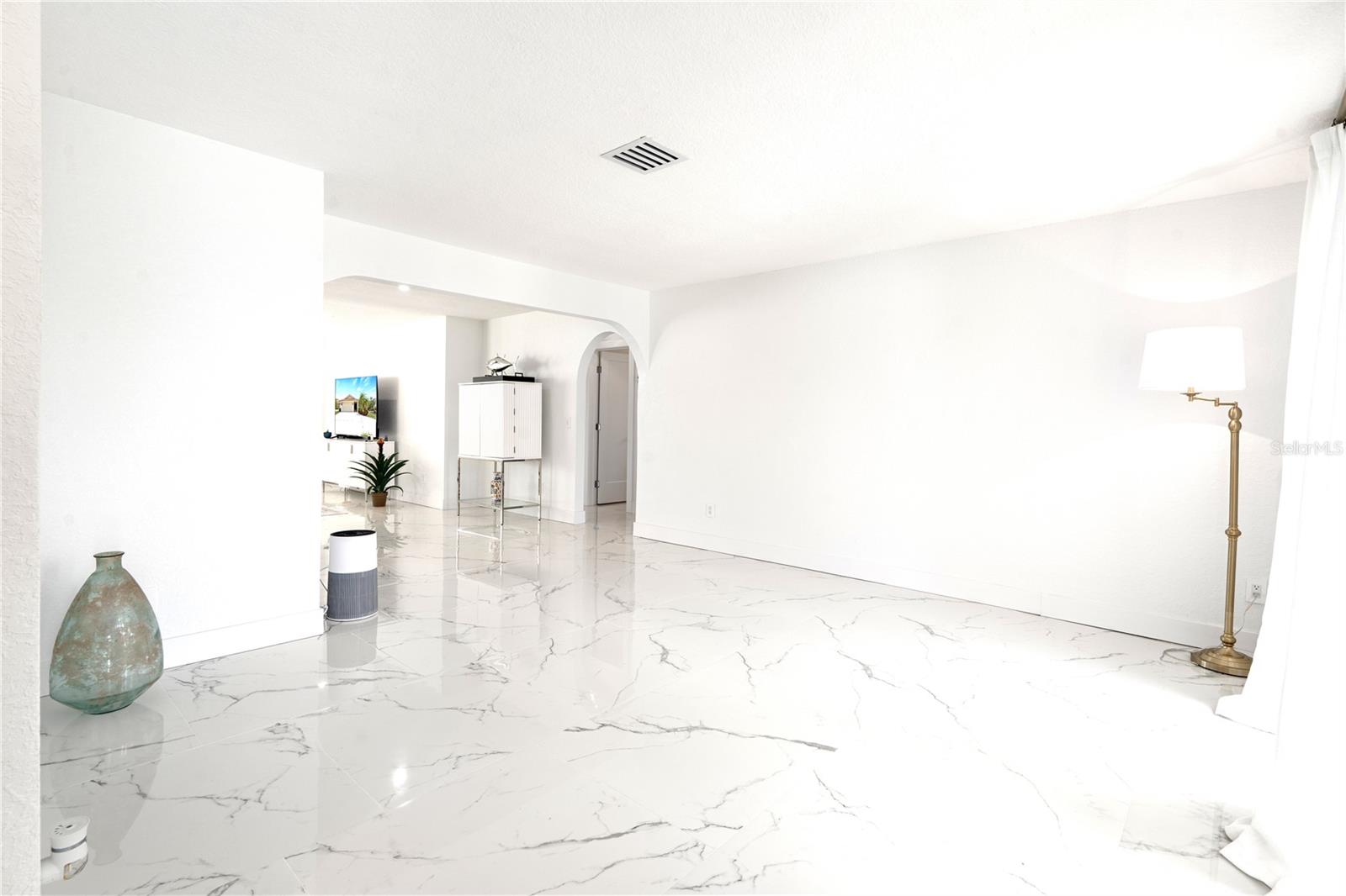 FLOR A MAR - Residential