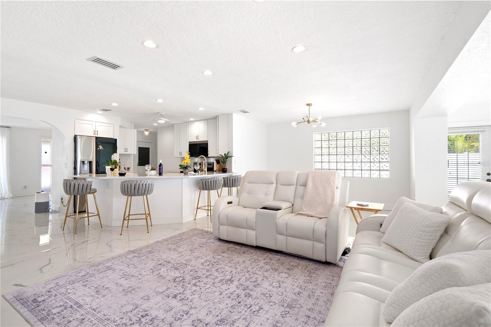 FLOR A MAR - Residential