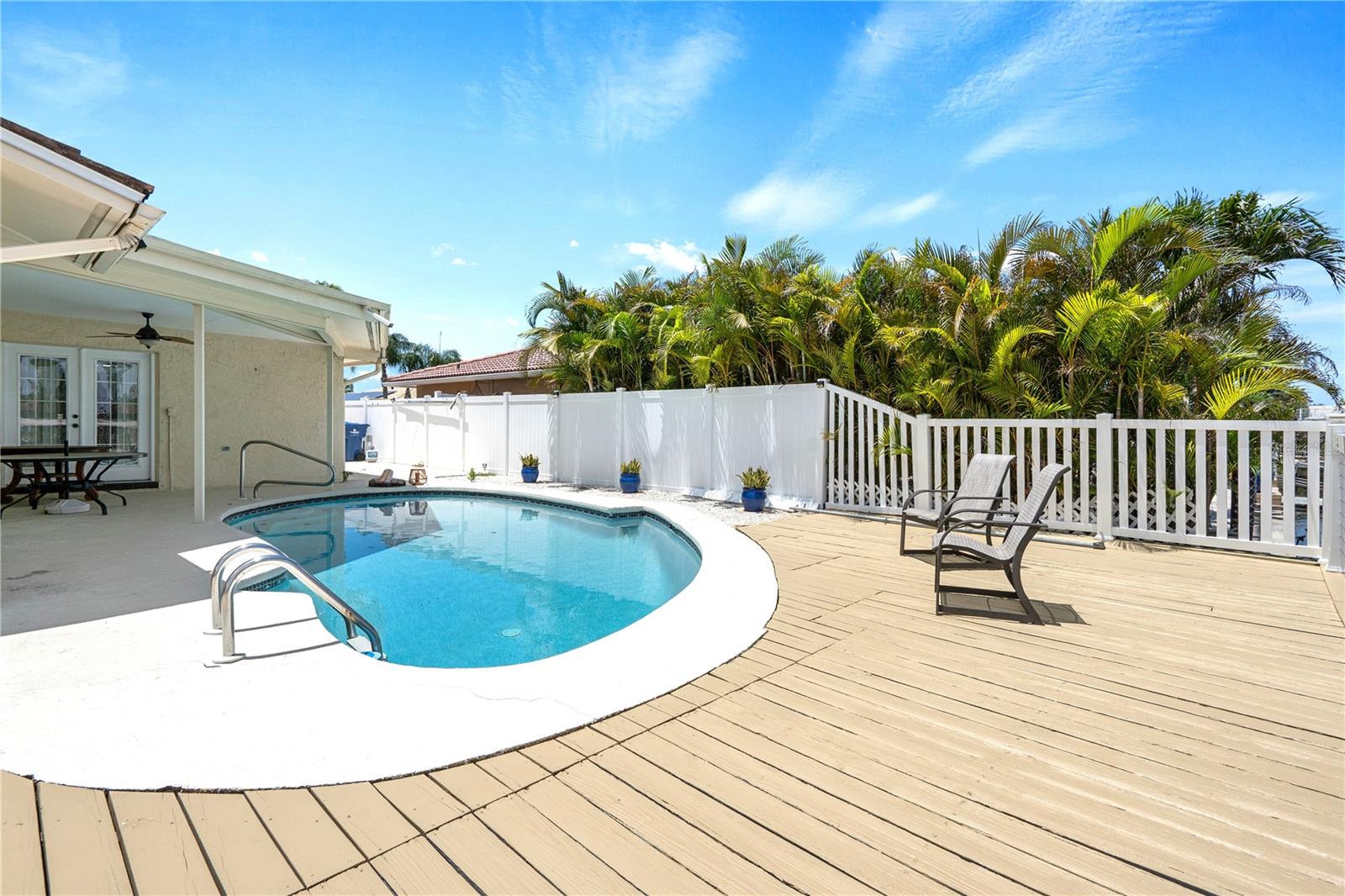 FLOR A MAR - Residential