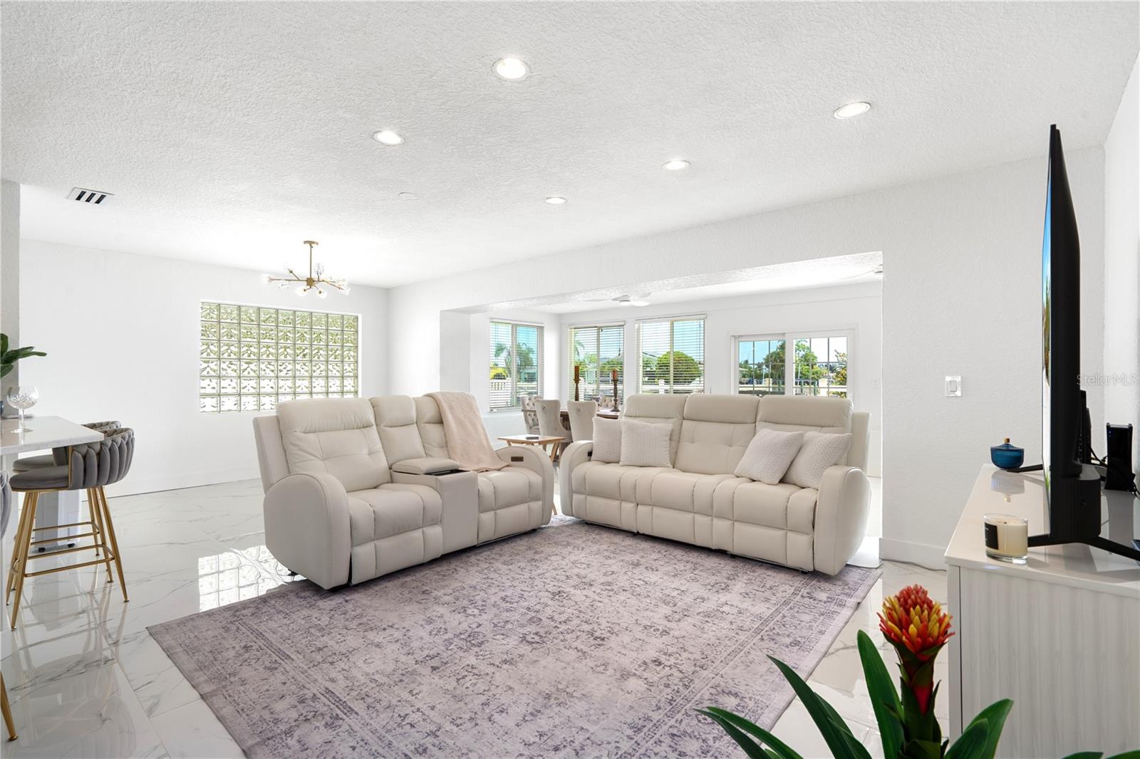 FLOR A MAR - Residential